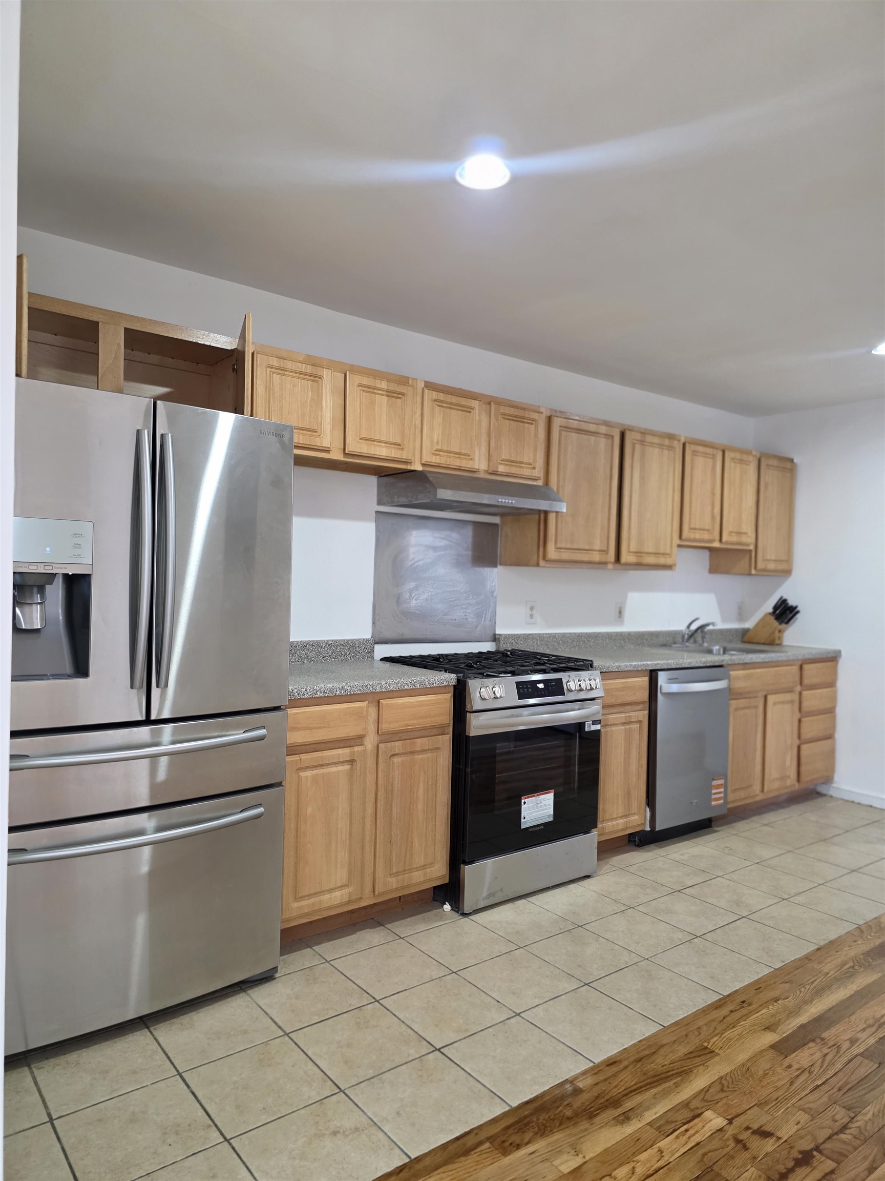 72 ZABRISKIE ST Unit: 2