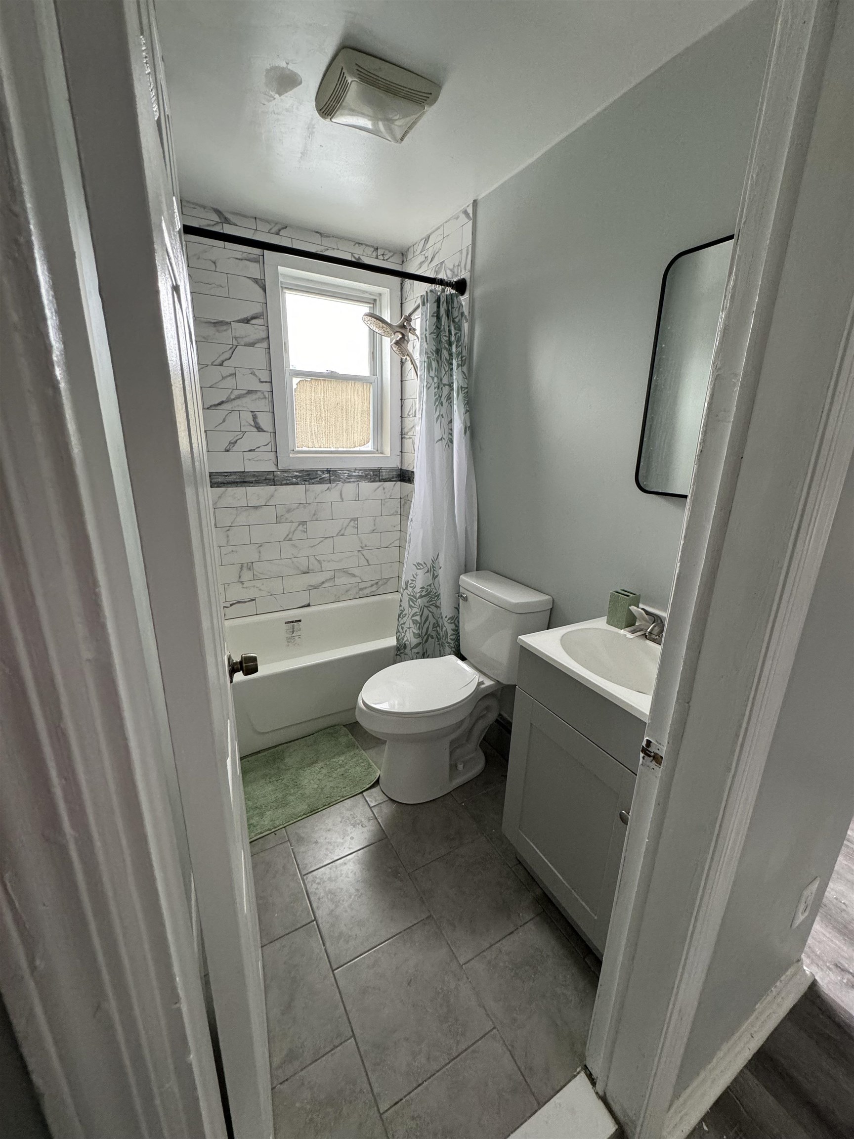 1172 SUMMIT AVE Unit: #3