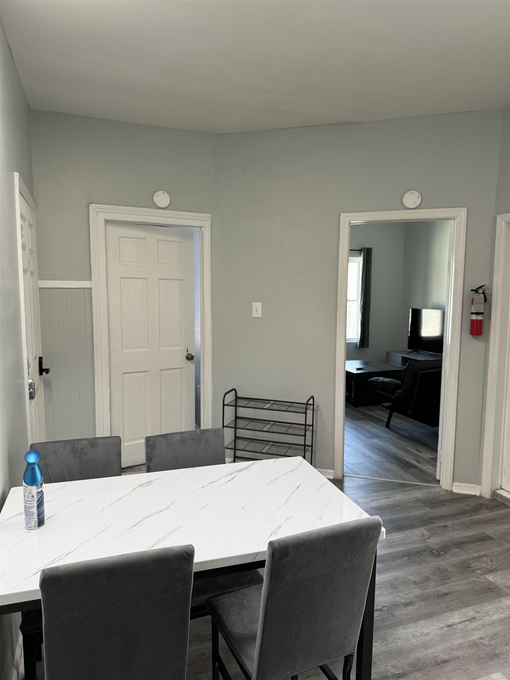 1172 SUMMIT AVE Unit: #3