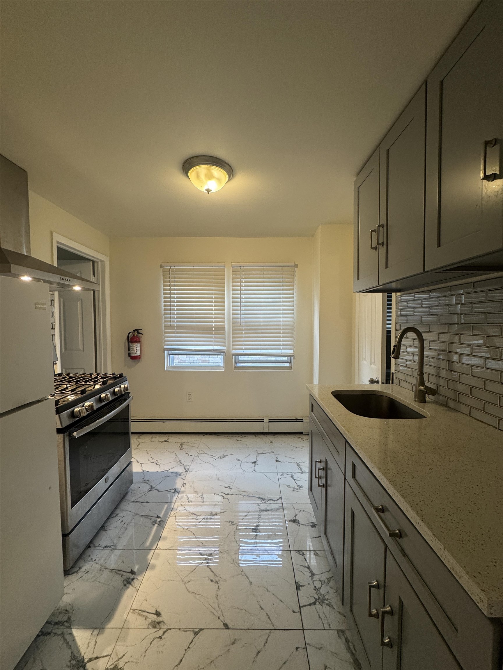 386 KENNEDY DR Unit: 2