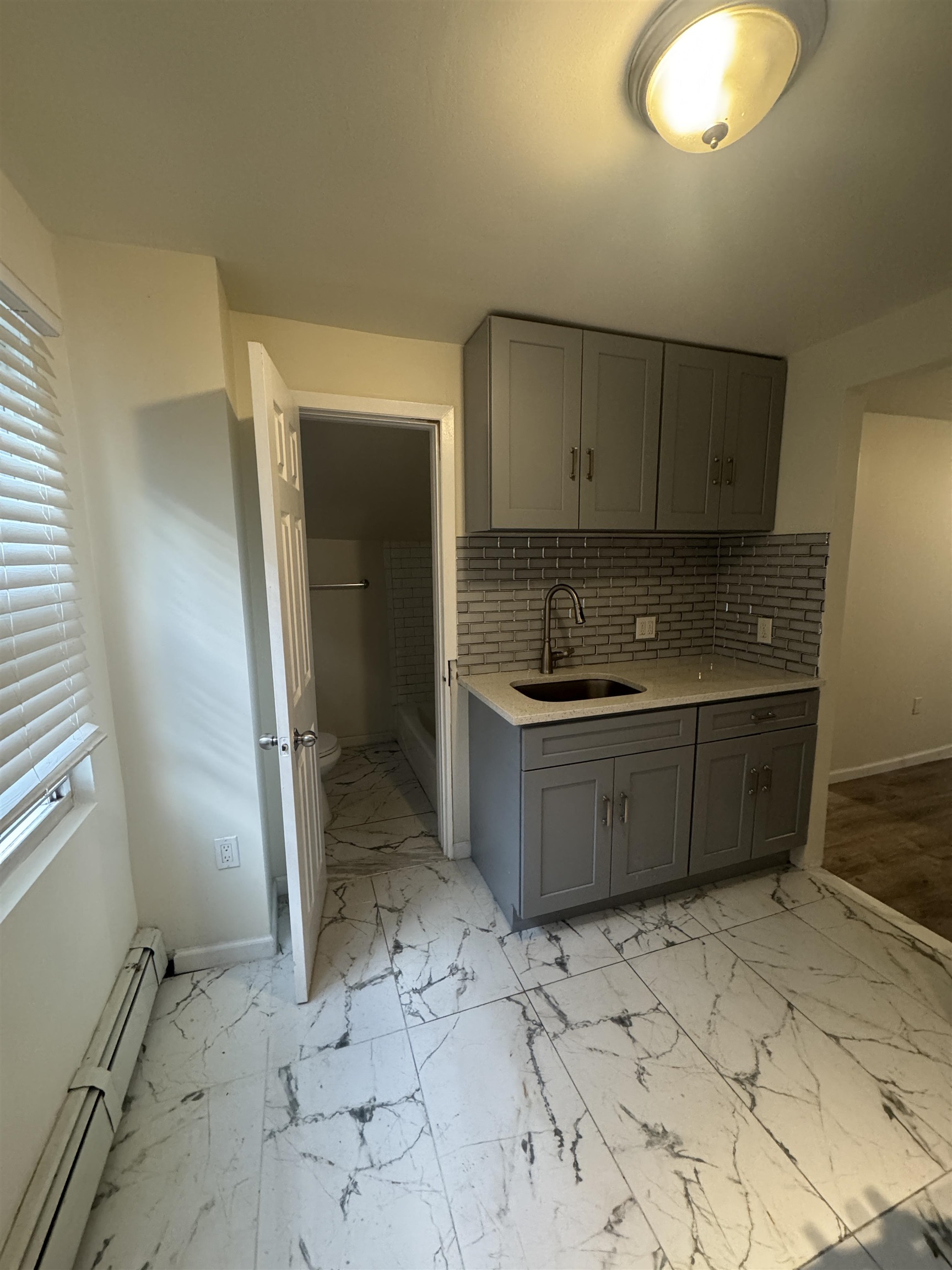 386 KENNEDY DR Unit: 2