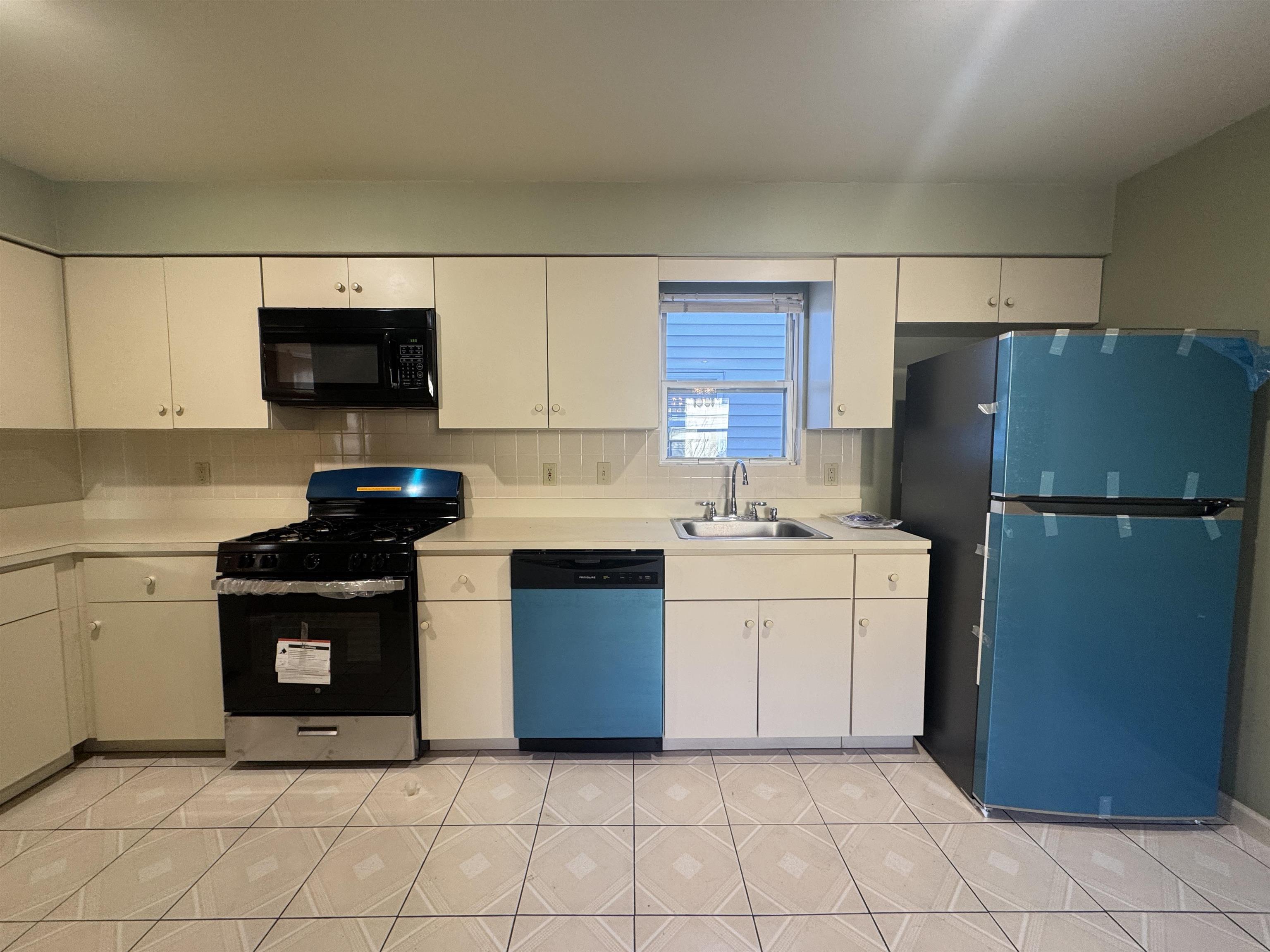 4414 LIBERTY AVE Unit: 1