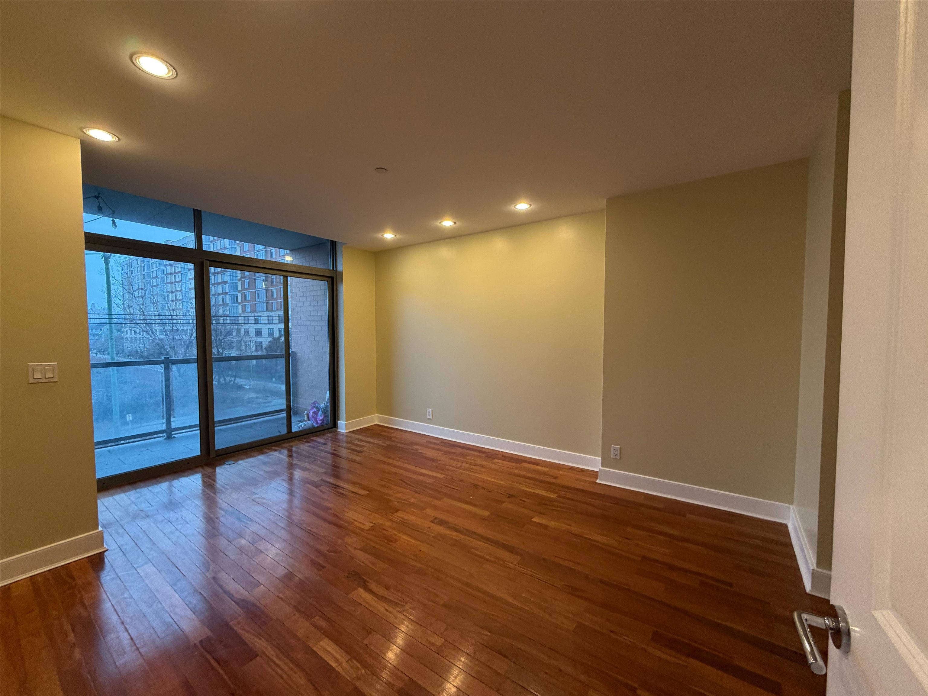 8125 RIVER RD Unit: 3C