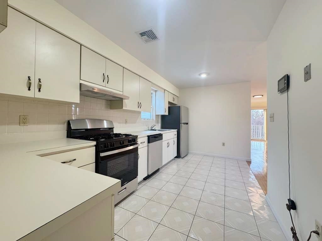 4414 LIBERTY AVE Unit: #2