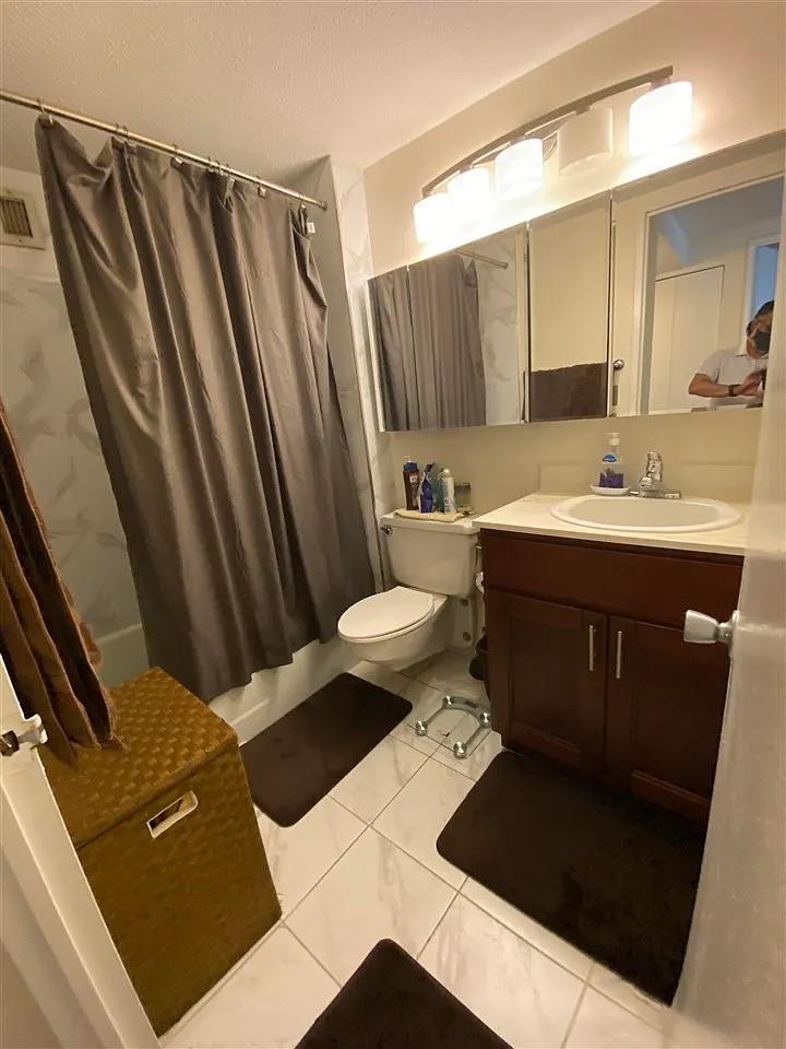 7002 BOULEVARD Unit: 3F