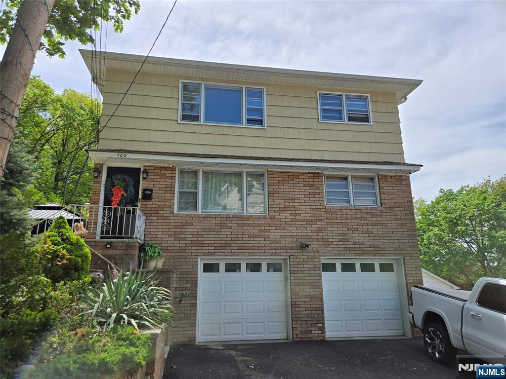 102 Kossuth Street 2
