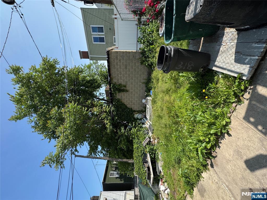 318 Armstrong Avenue