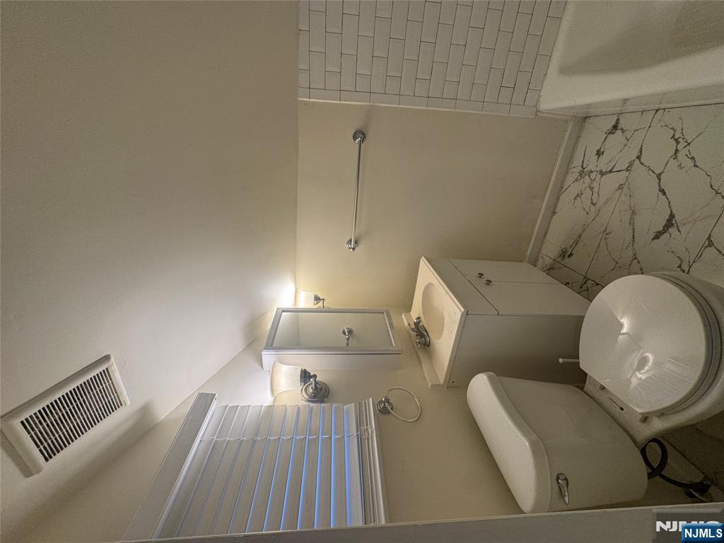 386 Kennedy Drive 2