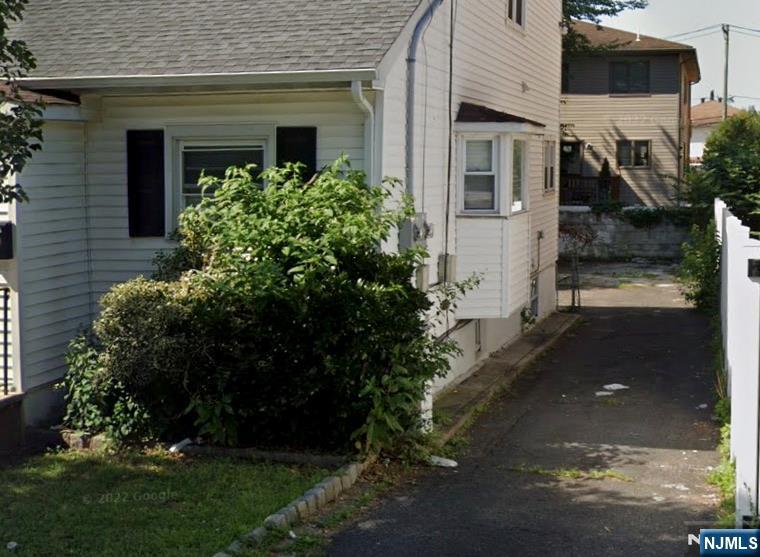 386 Kennedy Drive 2
