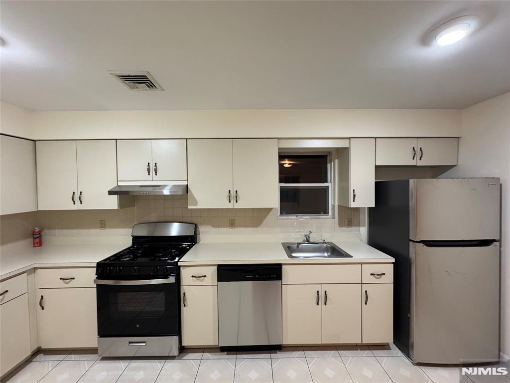 4414 Liberty Avenue 2