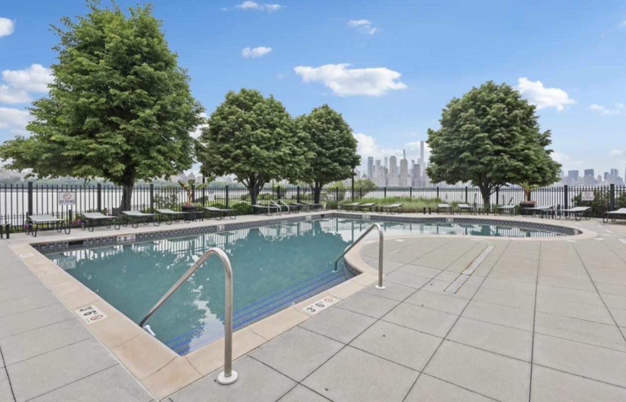 7400 RIVER RD Unit: 206