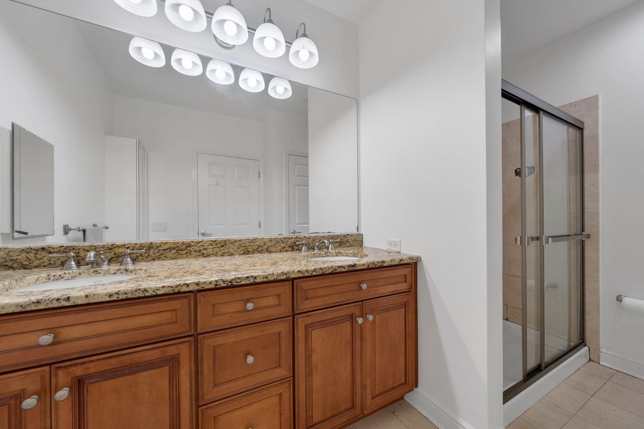 7400 RIVER RD Unit: 206