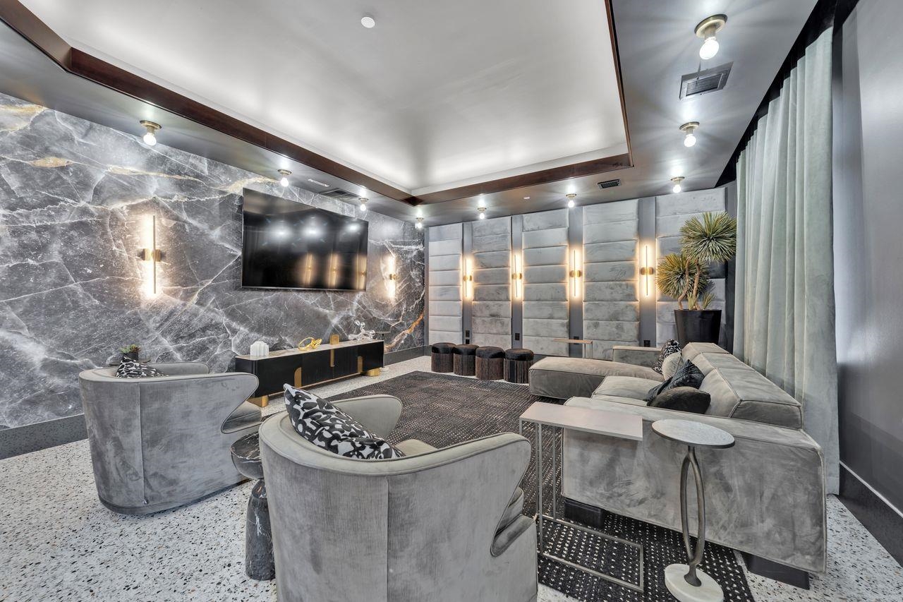 7400 RIVER RD Unit: 206