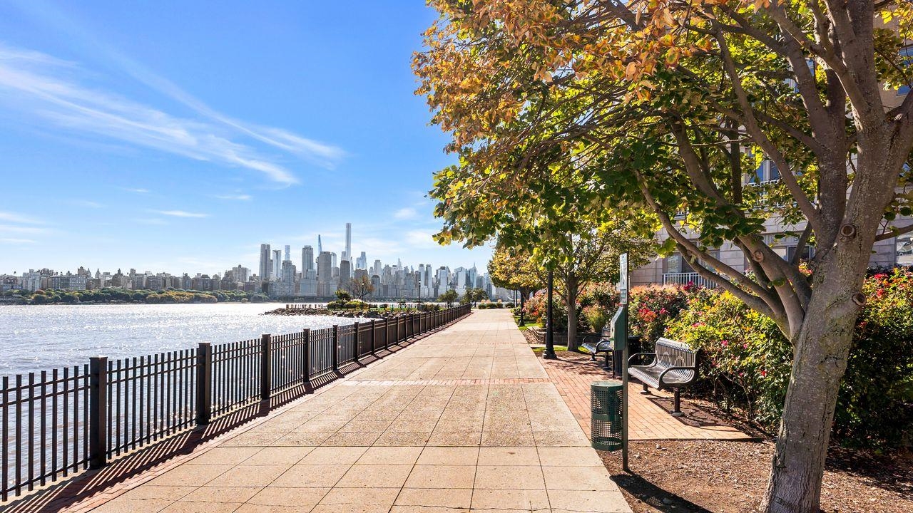 7400 RIVER RD Unit: 206