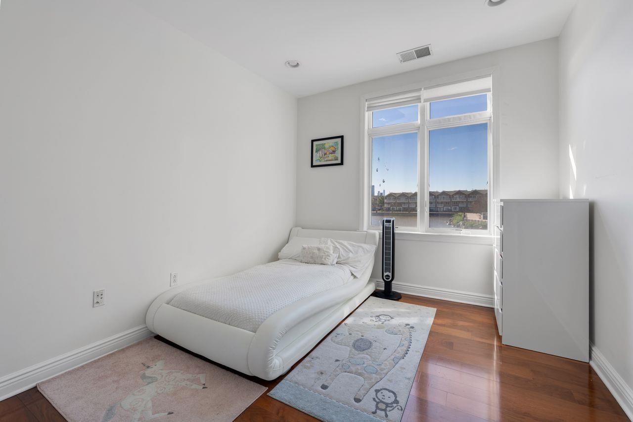 7400 RIVER RD Unit: 206