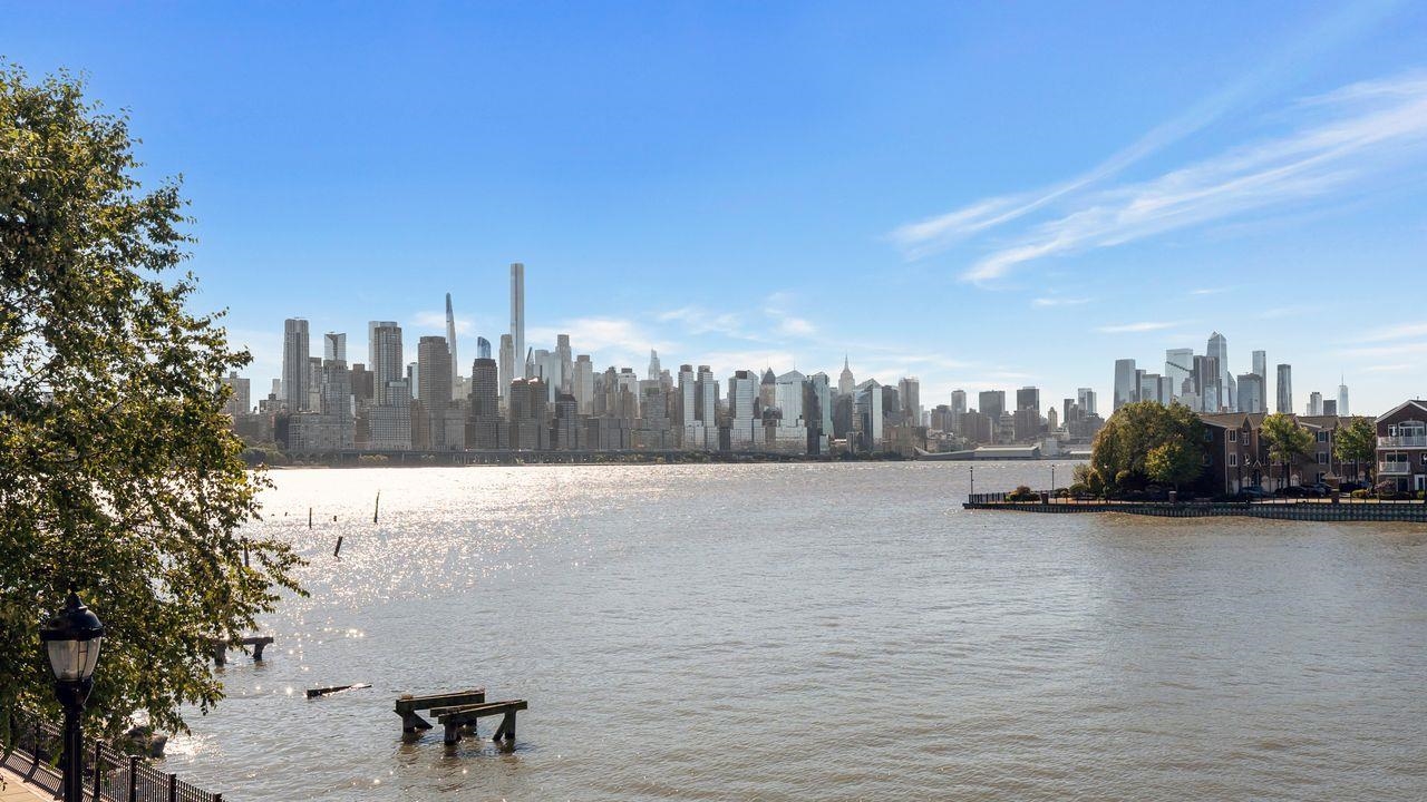 7400 RIVER RD Unit: 206