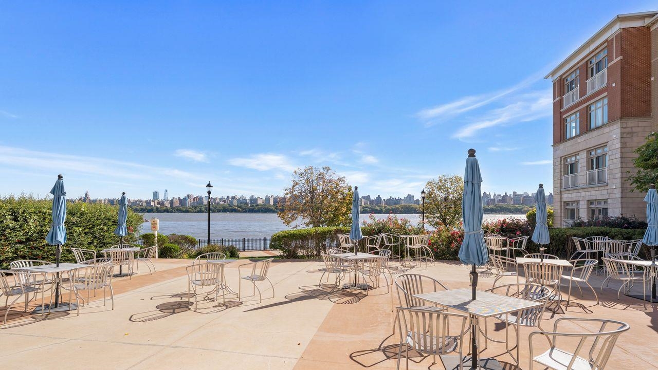 7400 RIVER RD Unit: 206