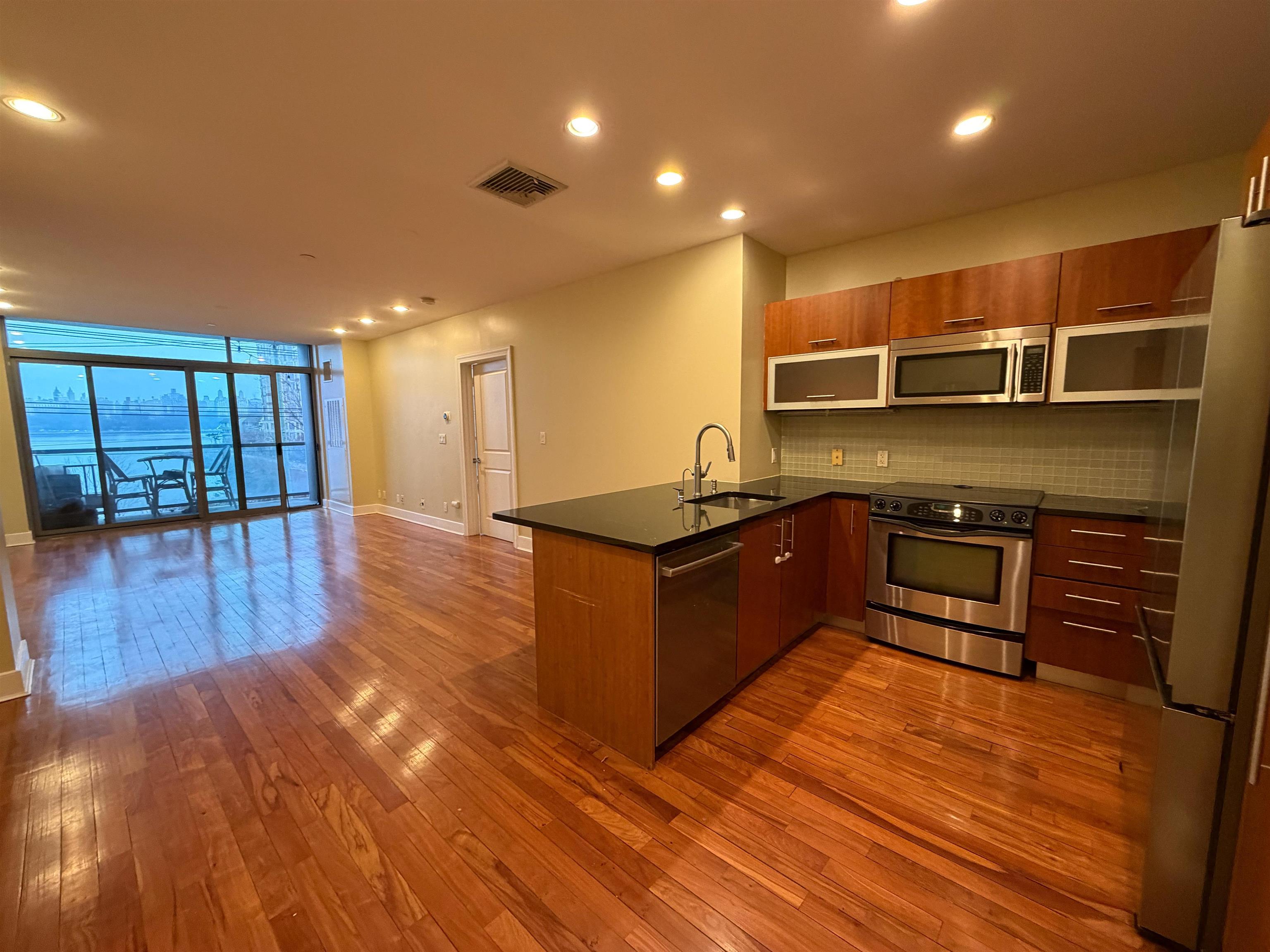 8125 RIVER RD Unit: 3C