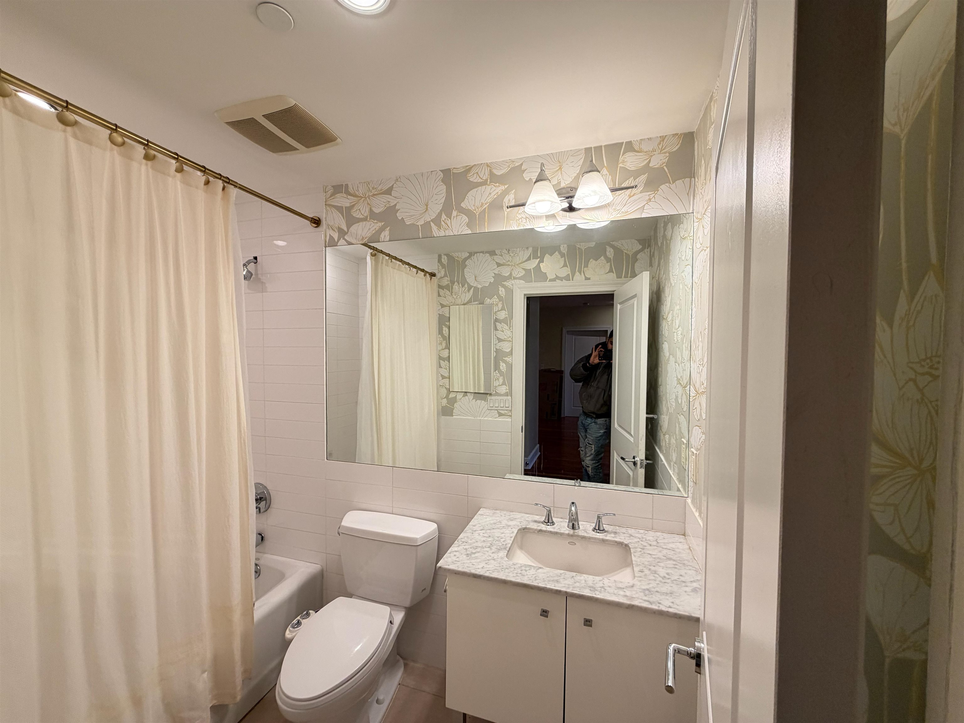 8125 RIVER RD Unit: 3C