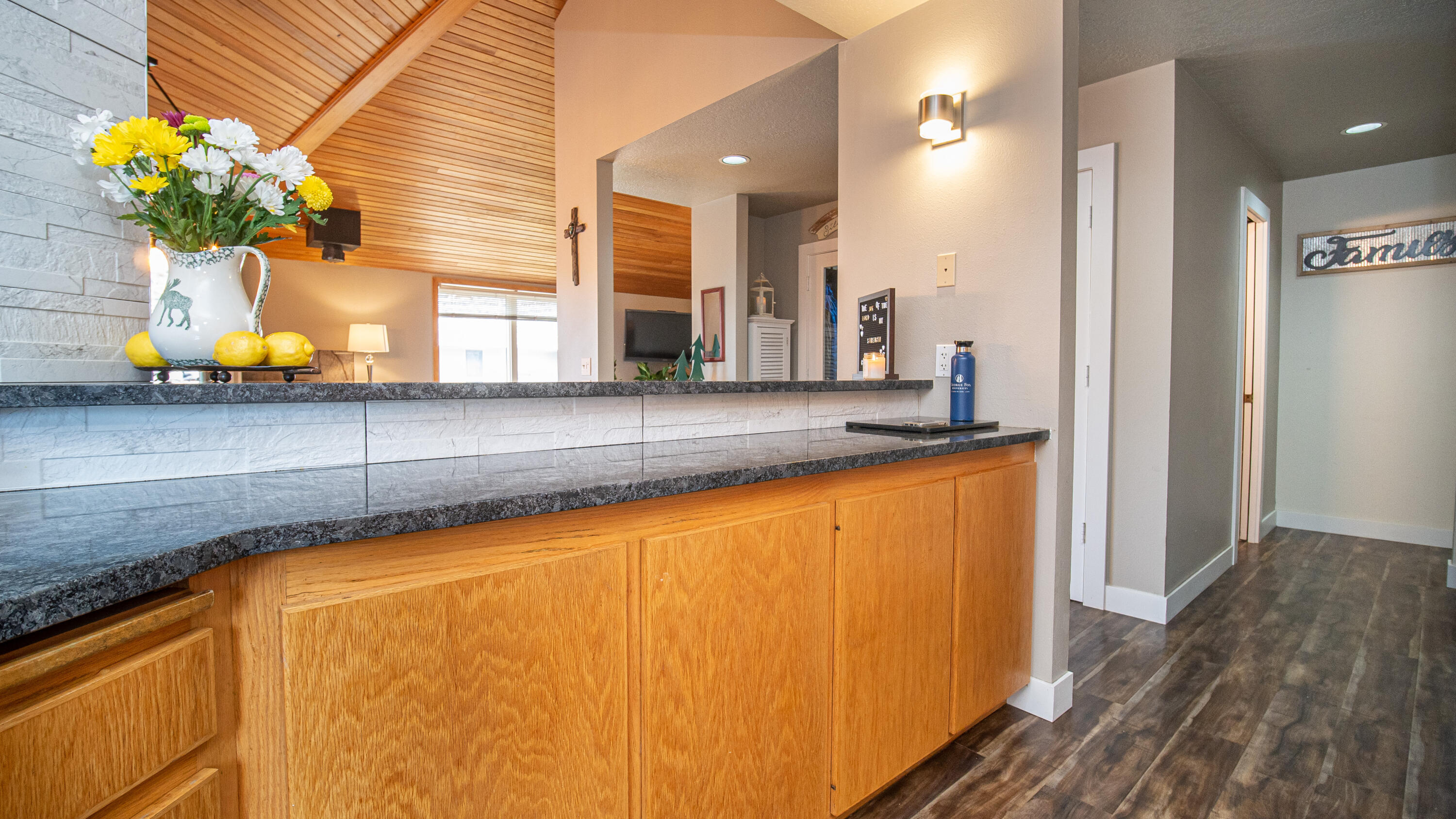 17907 Rhododendron Lane