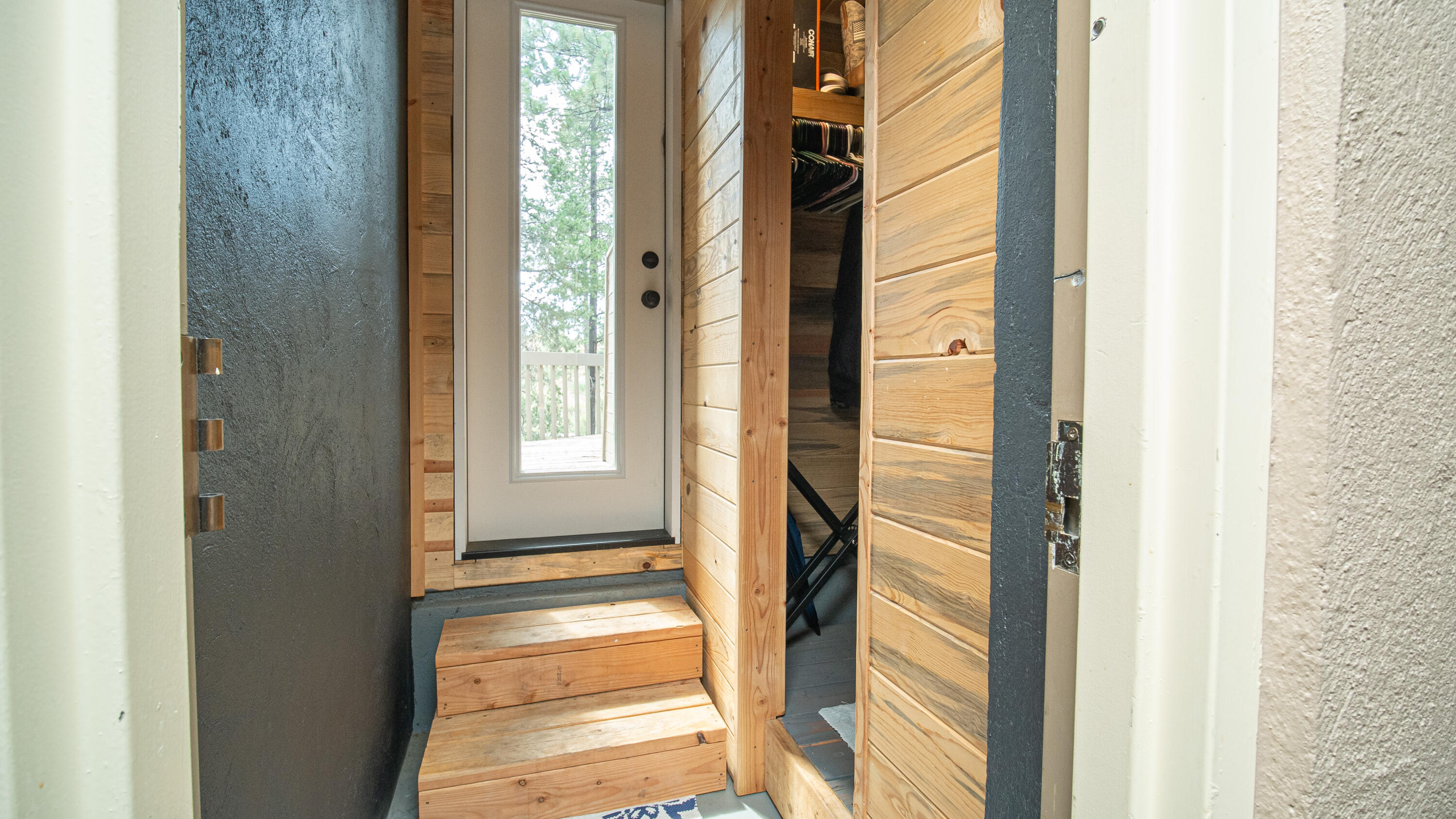 17907 Rhododendron Lane