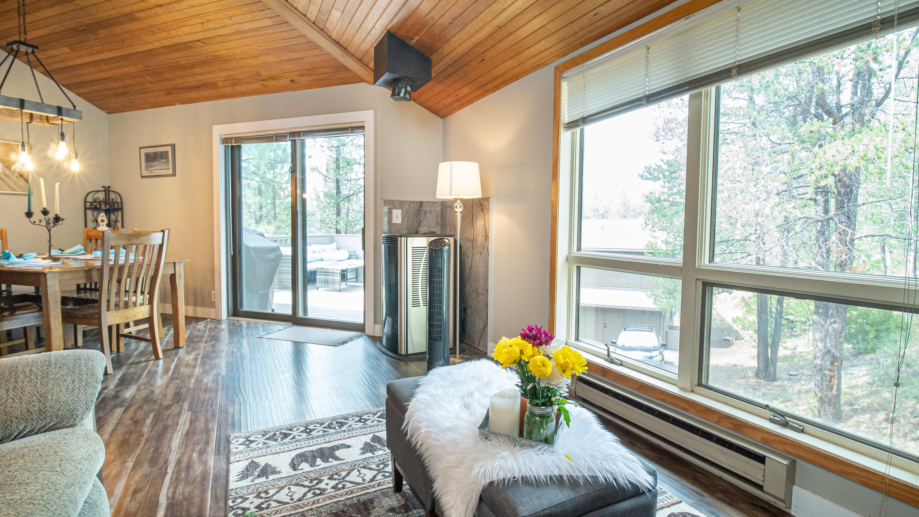 17907 Rhododendron Lane