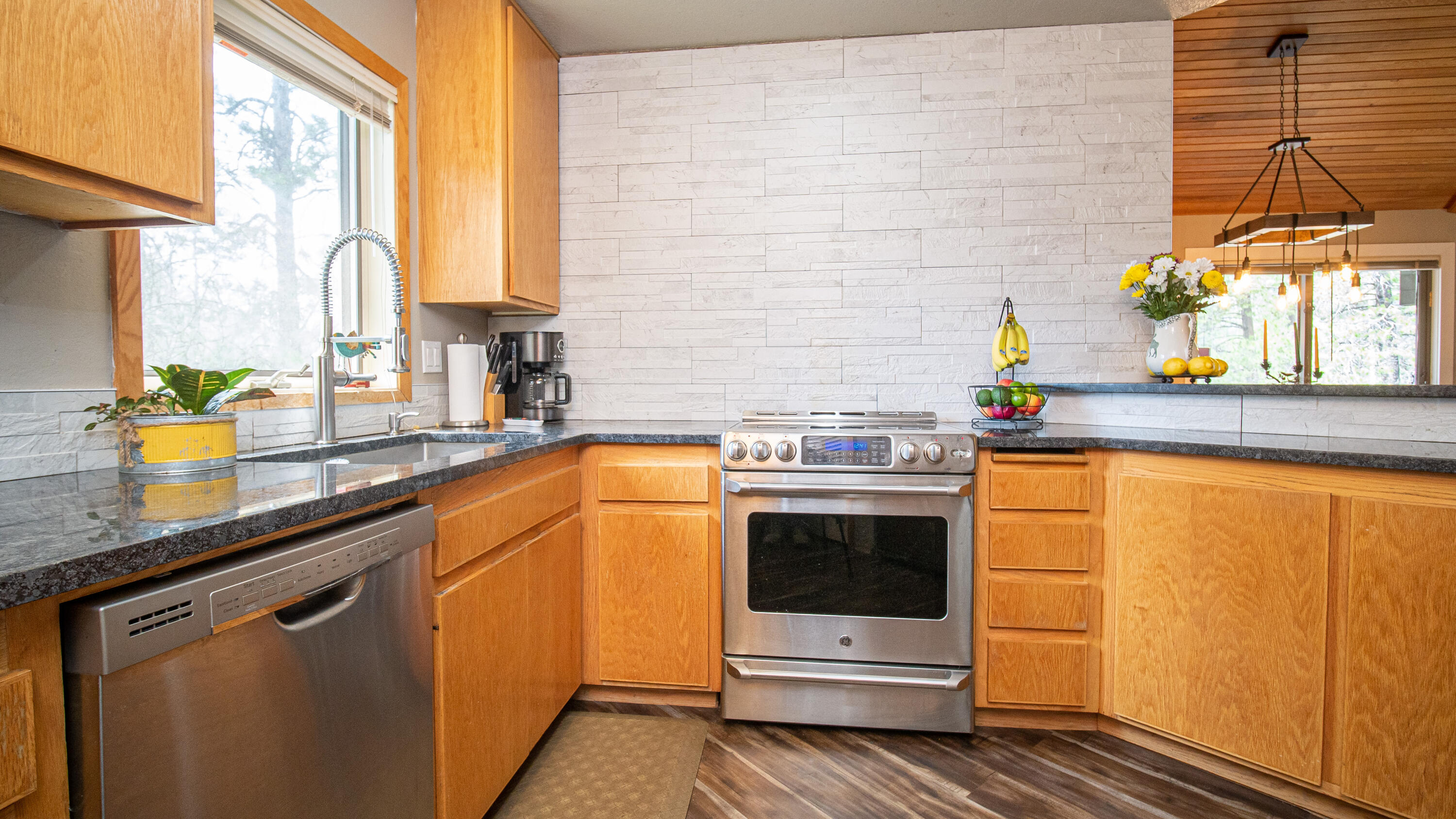 17907 Rhododendron Lane