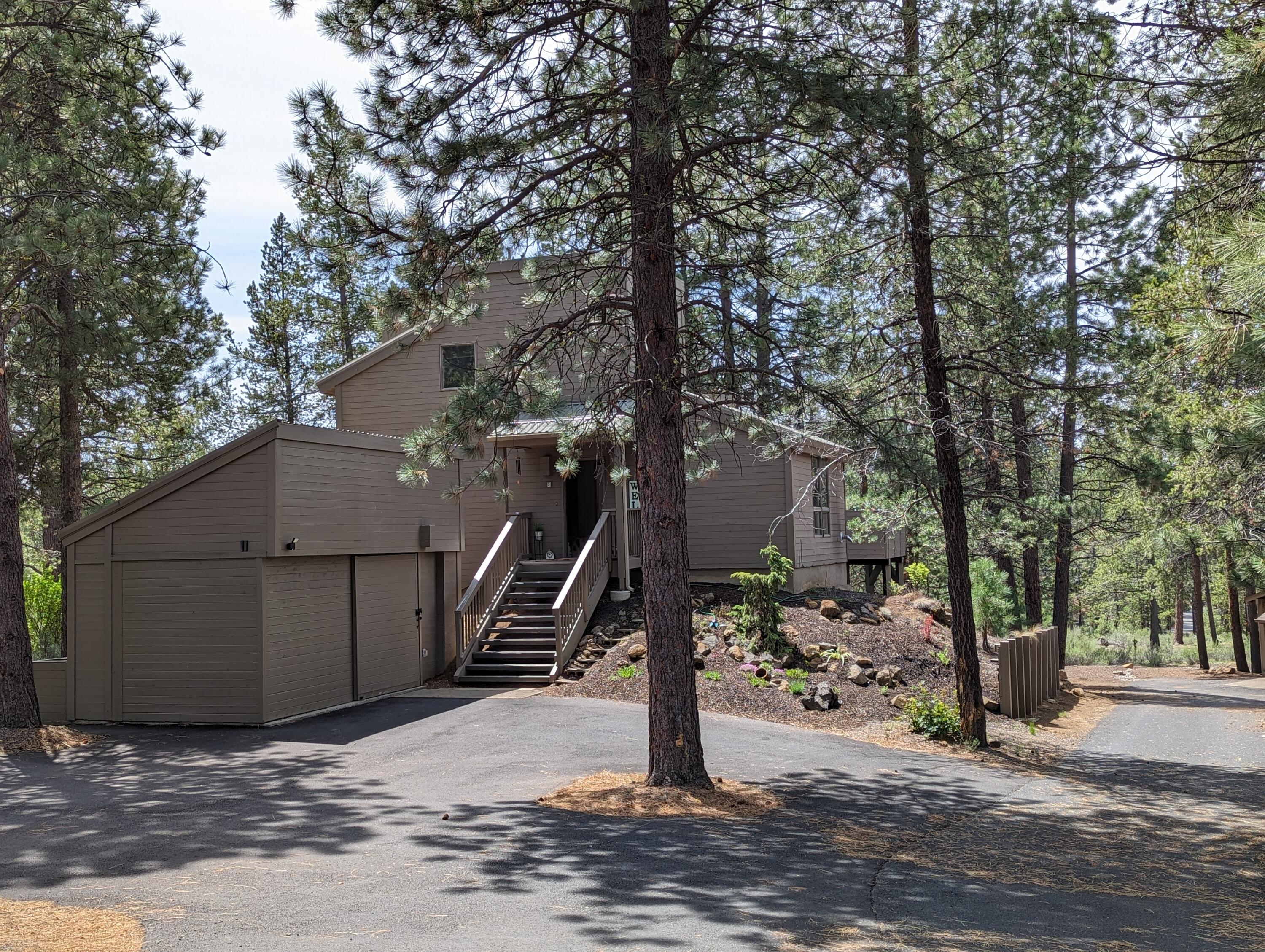 17907 Rhododendron Lane