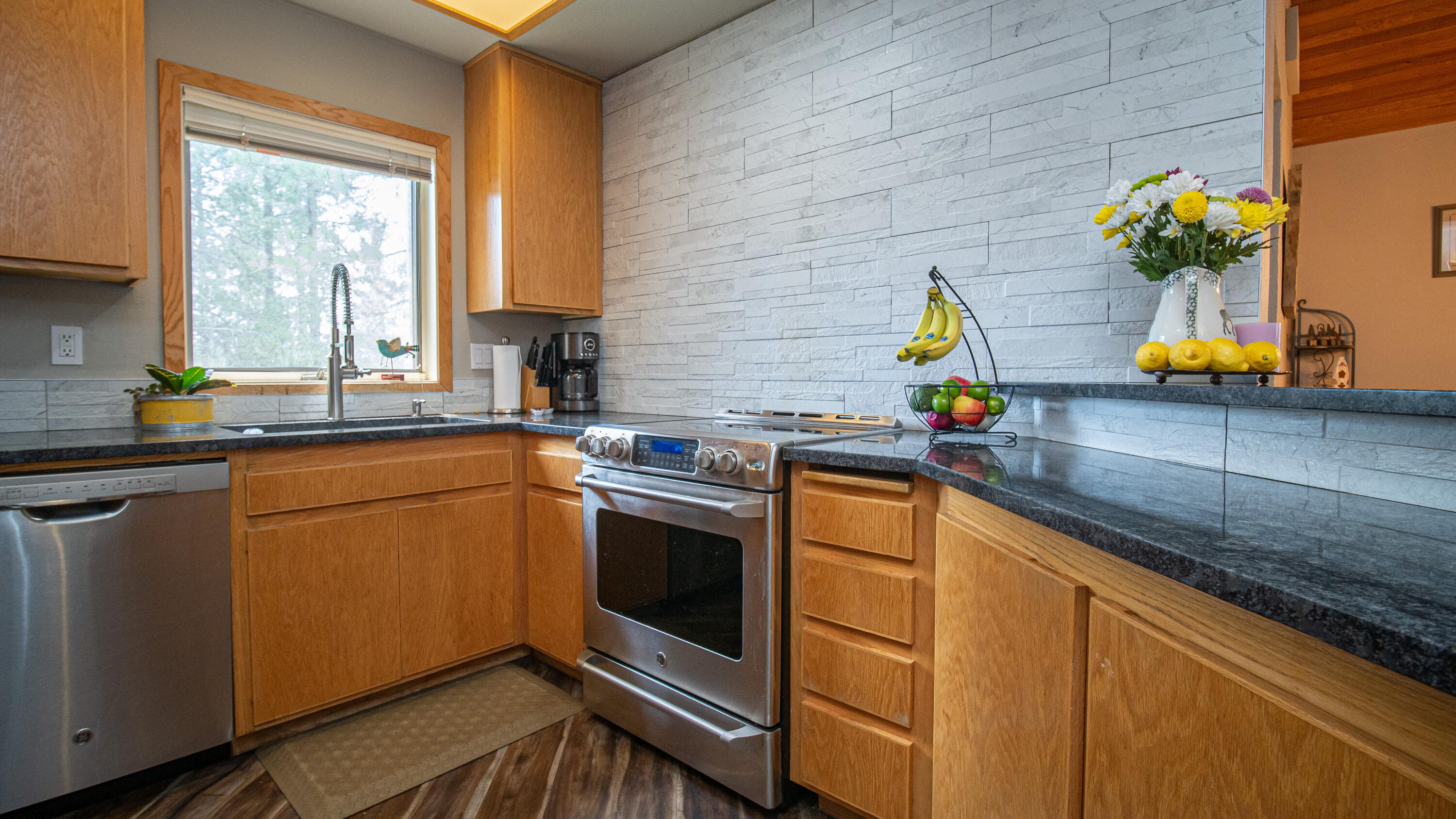 17907 Rhododendron Lane