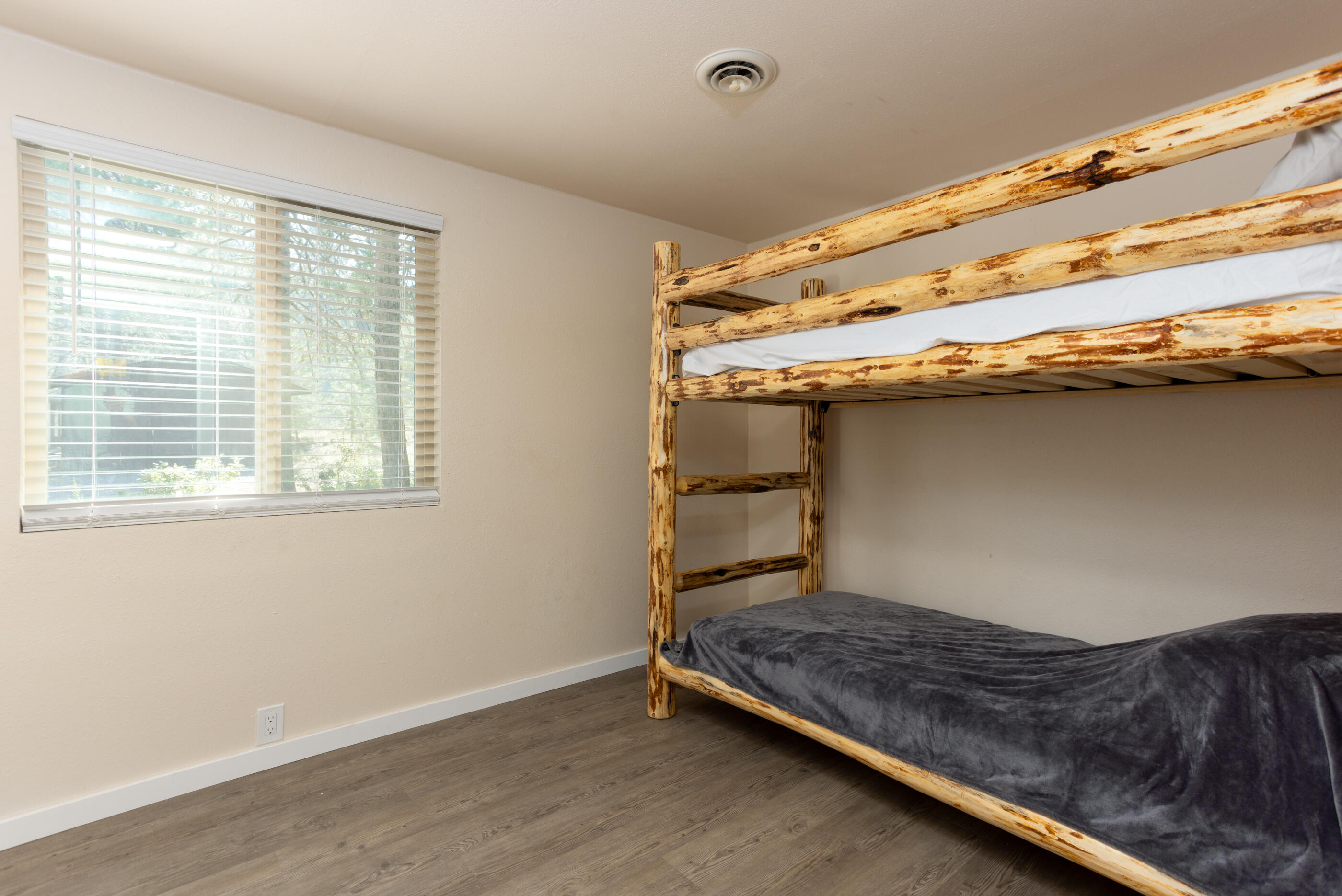 57189 Alta Lane Unit: 10