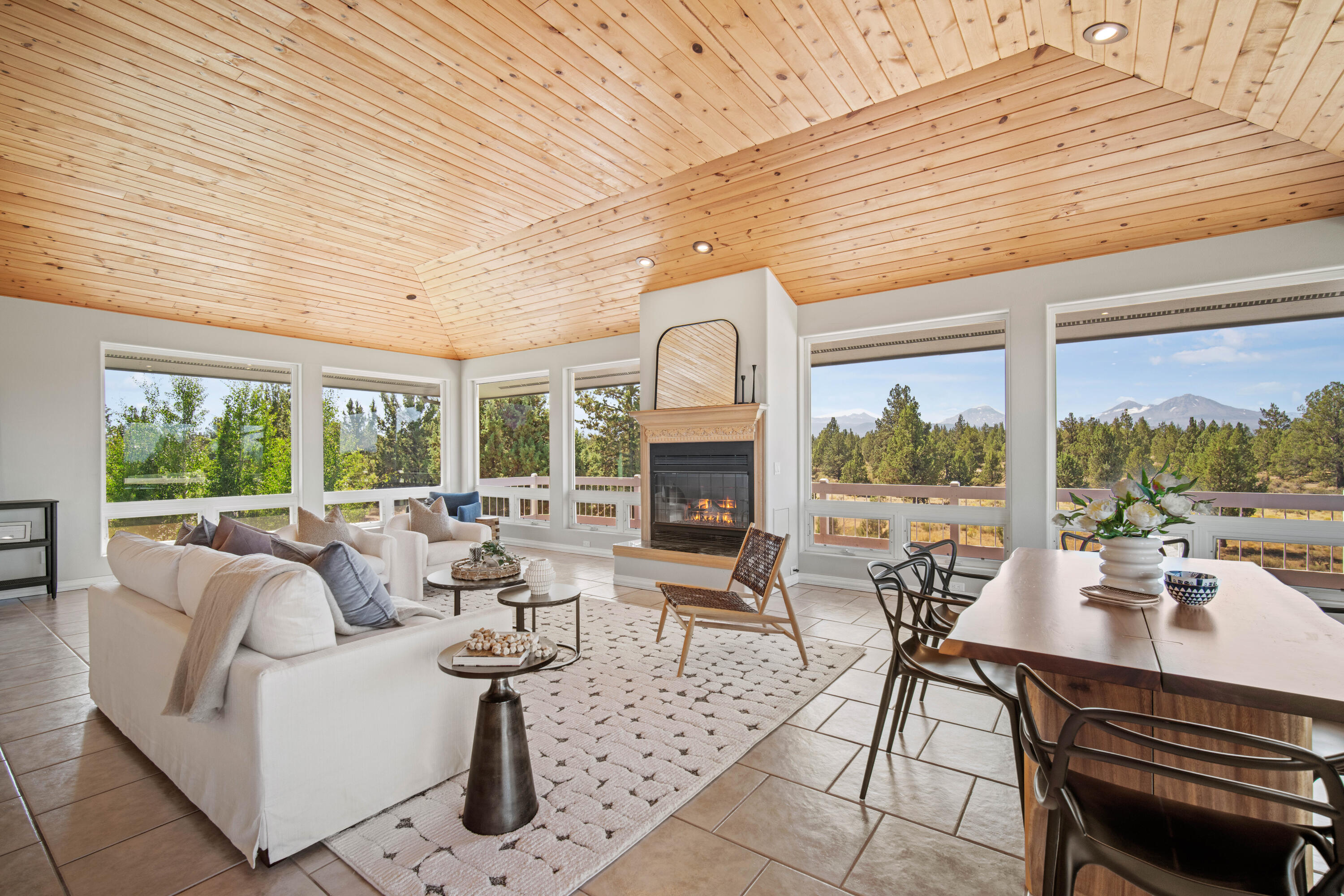 66966 Ten Peaks Court