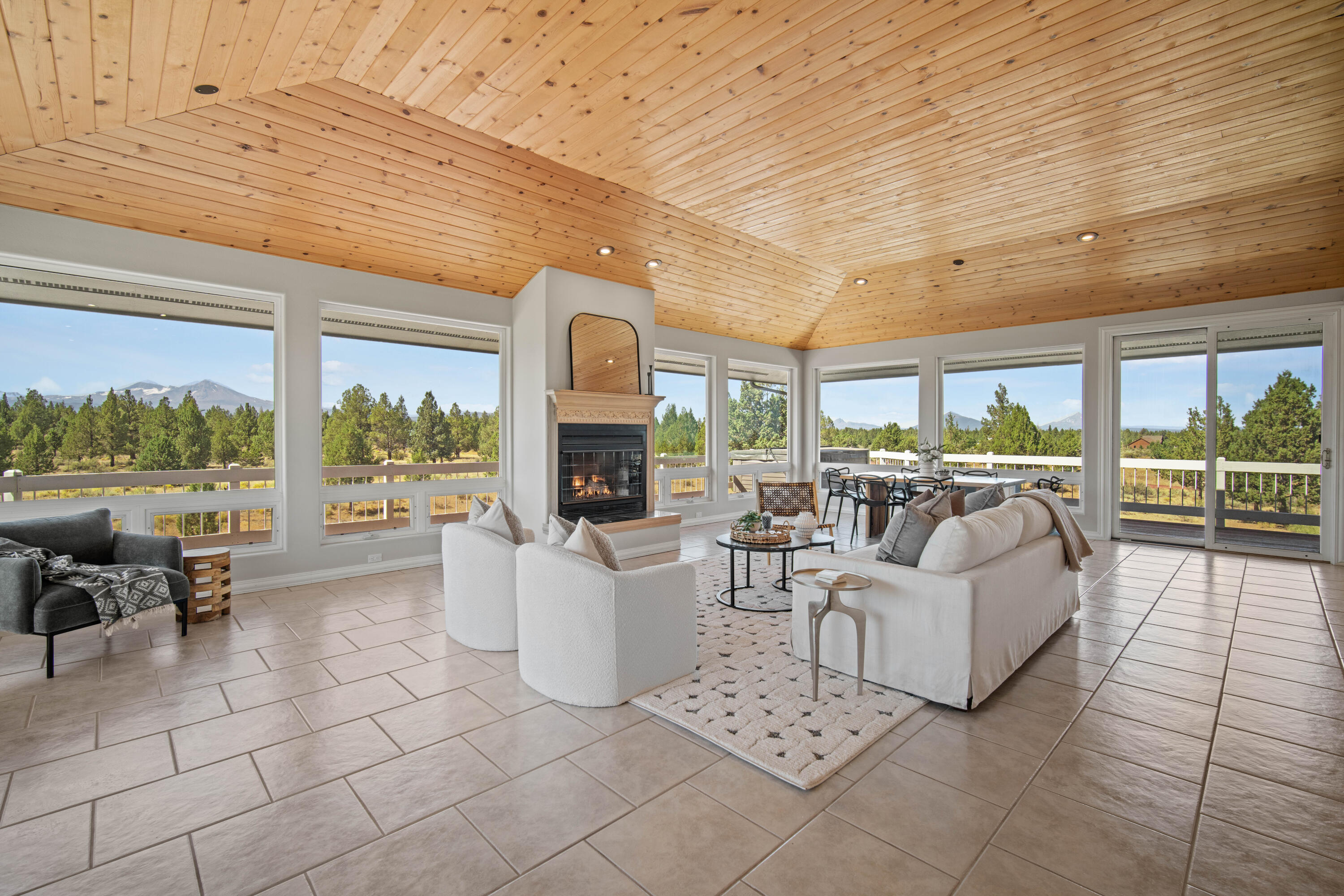 66966 Ten Peaks Court