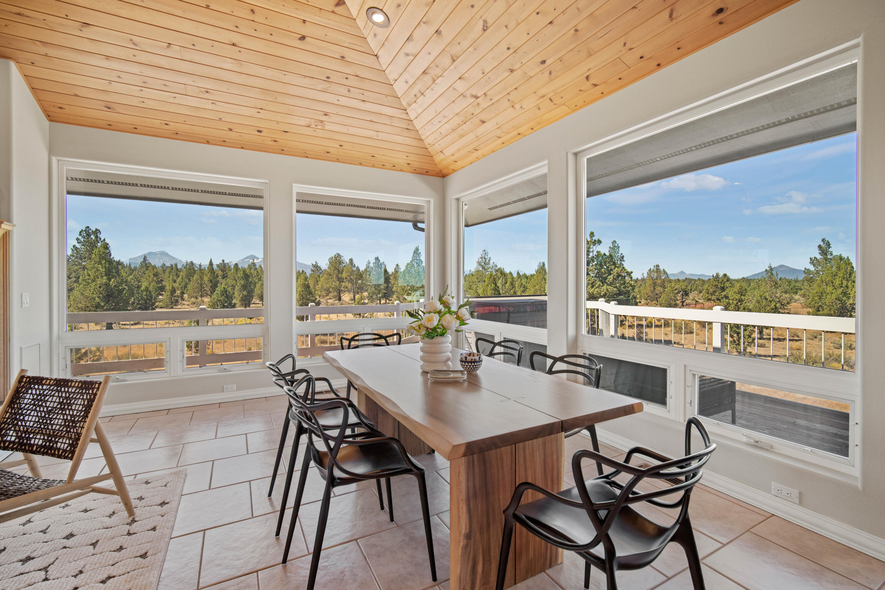 66966 Ten Peaks Court