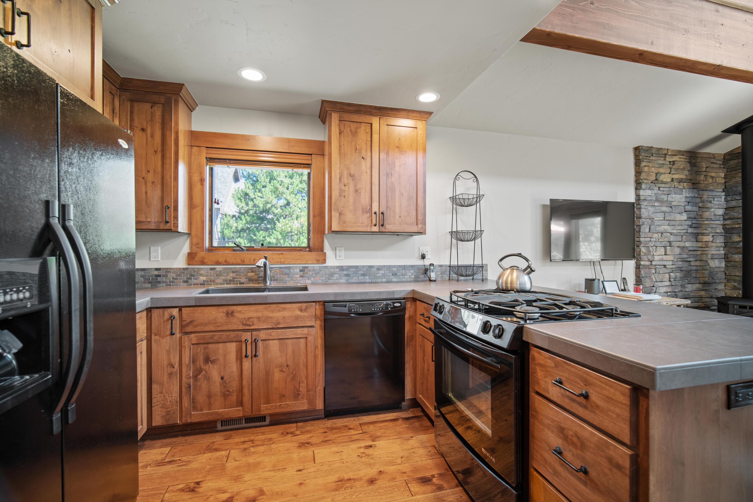 56610 Dancing Rock Loop