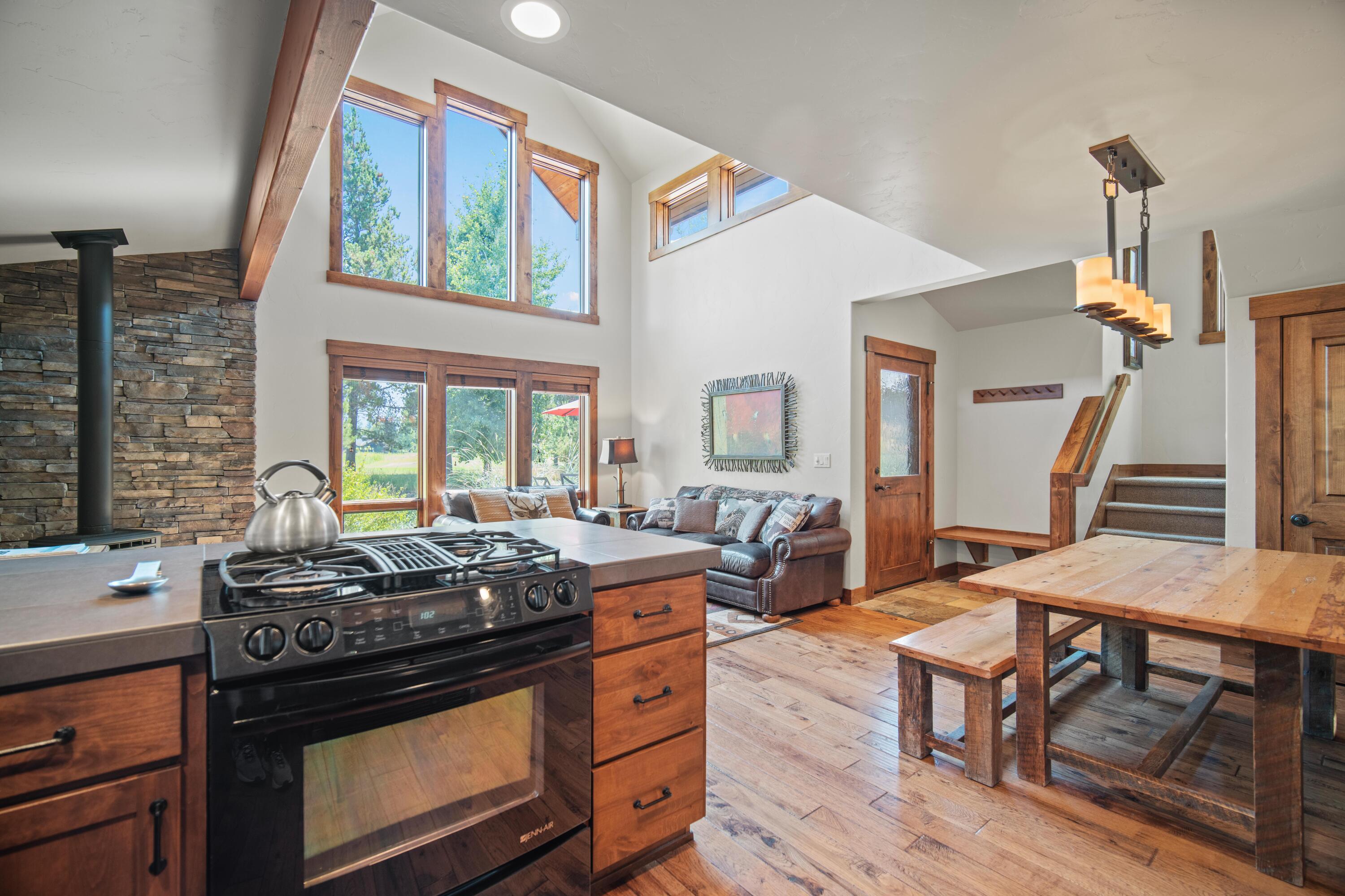 56610 Dancing Rock Loop