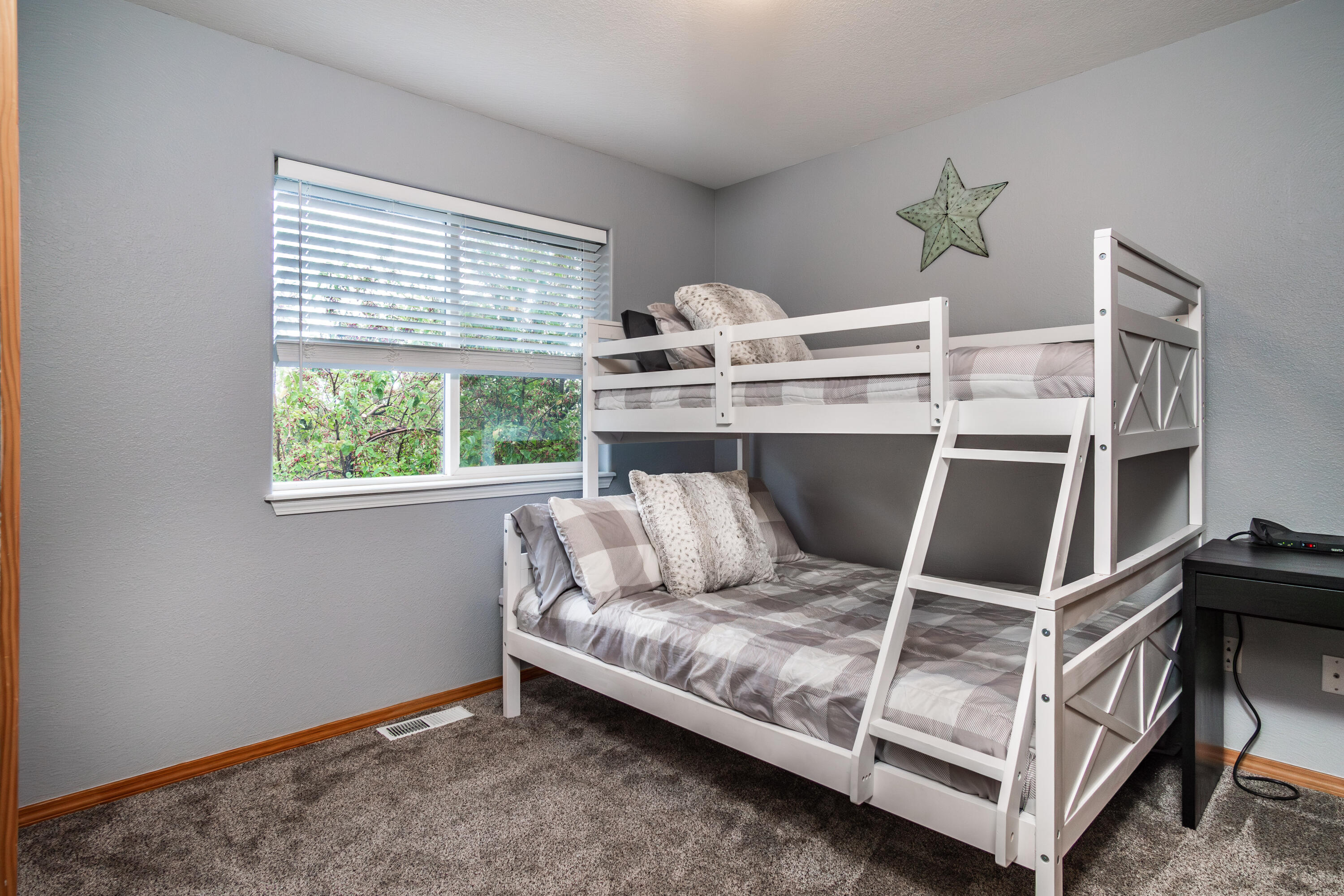 981 Golden Pheasant Dr Drive