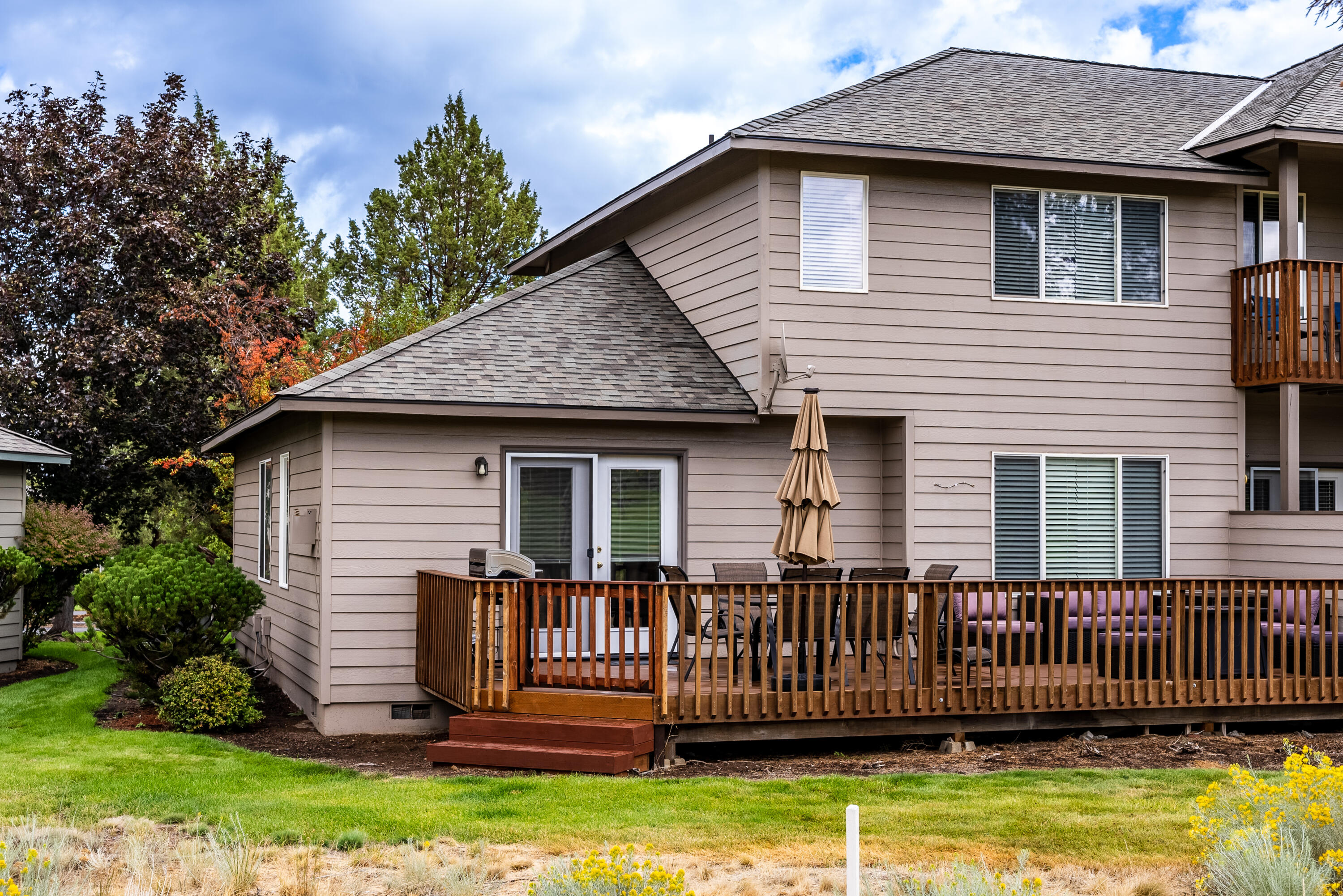 981 Golden Pheasant Dr Drive