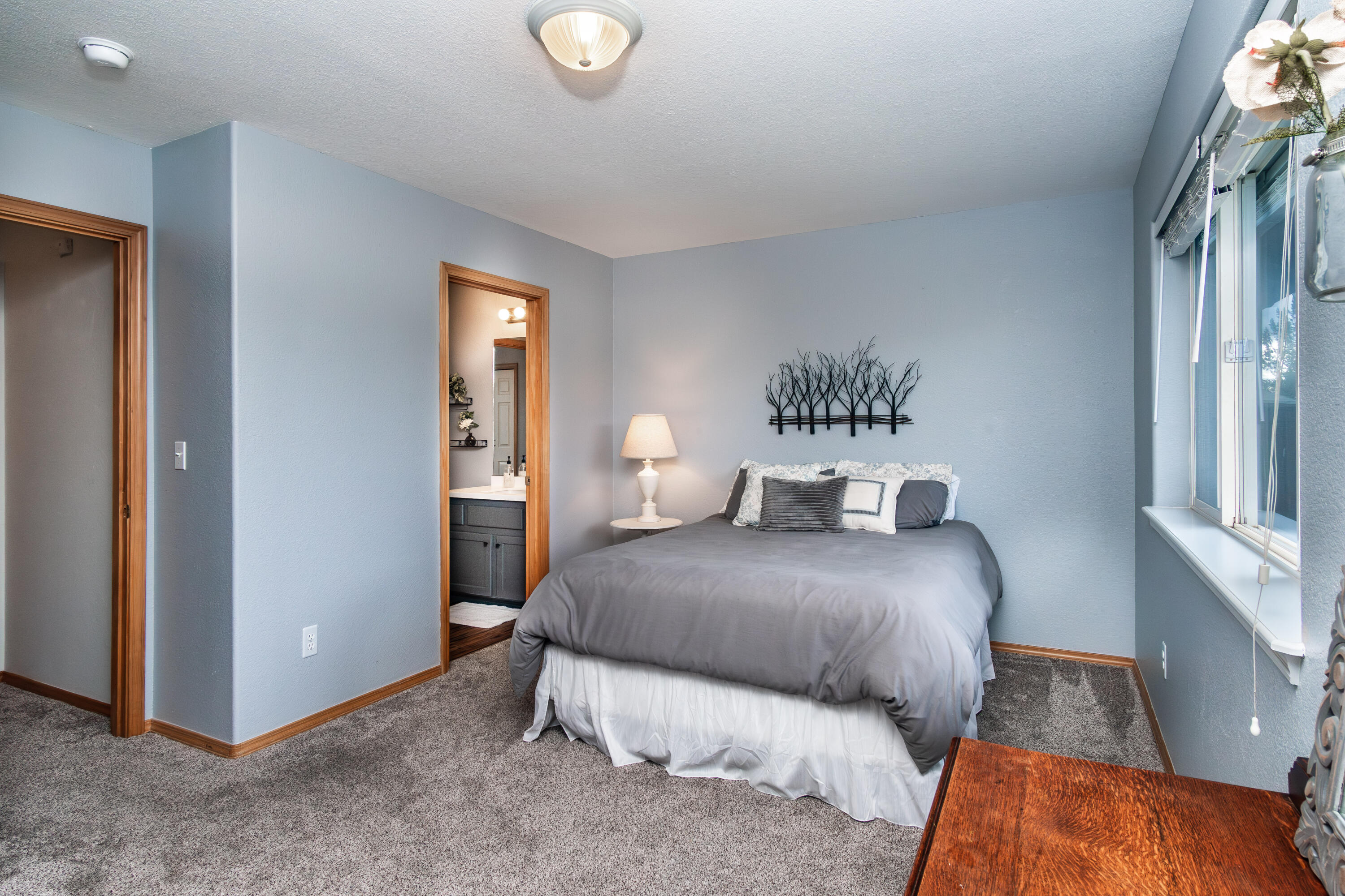 981 Golden Pheasant Dr Drive