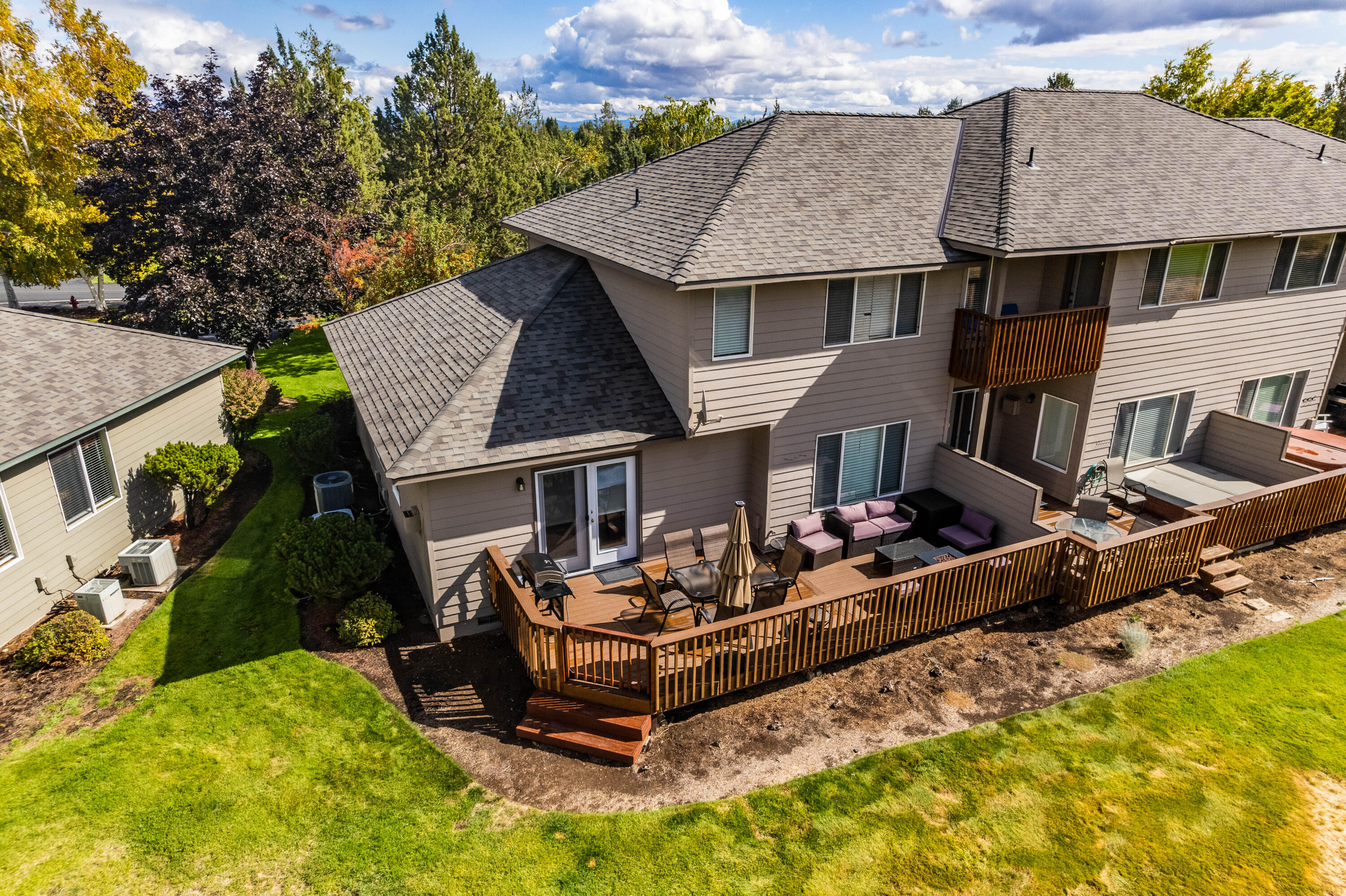 981 Golden Pheasant Dr Drive