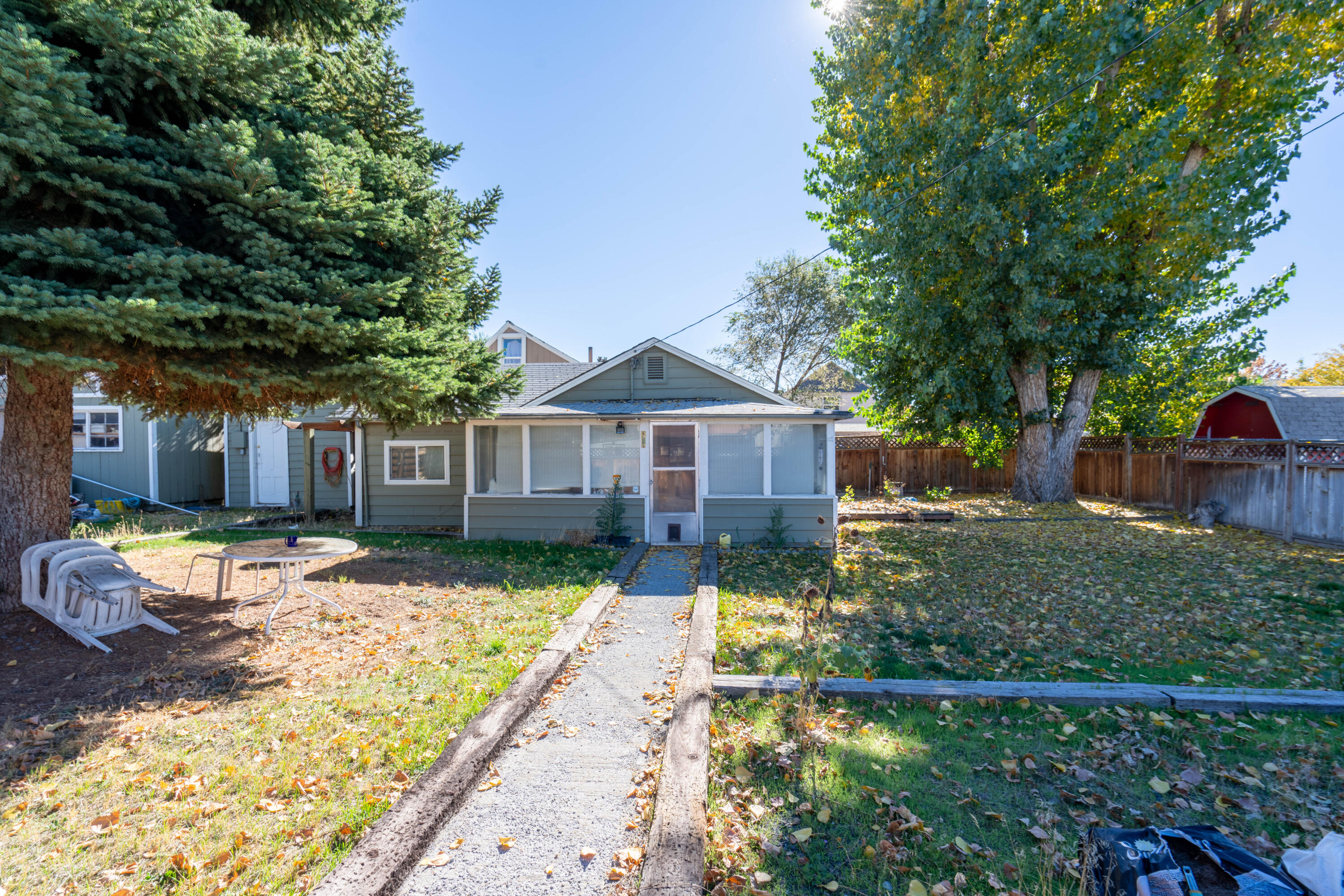 176 NE Juniper Street