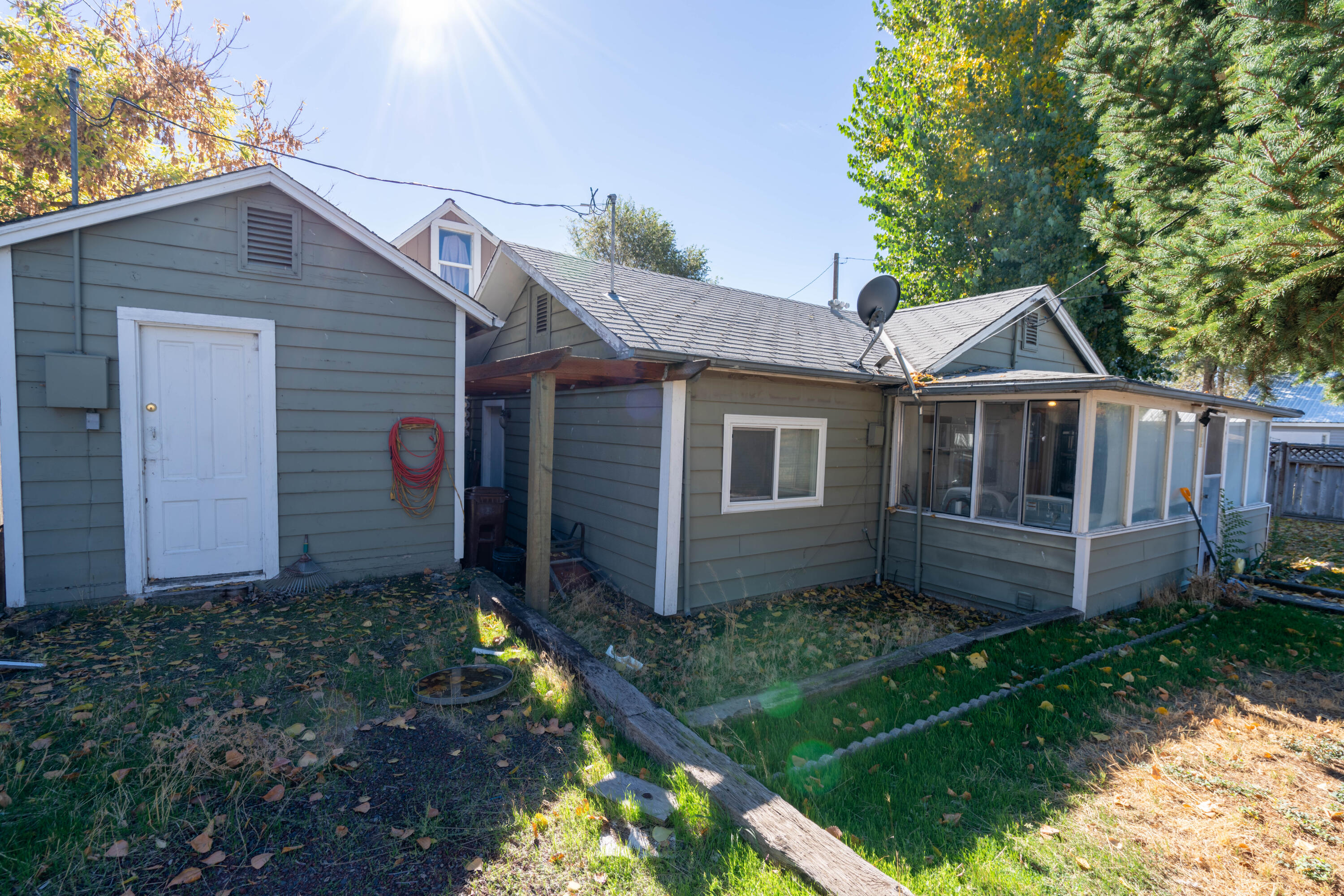 176 NE Juniper Street