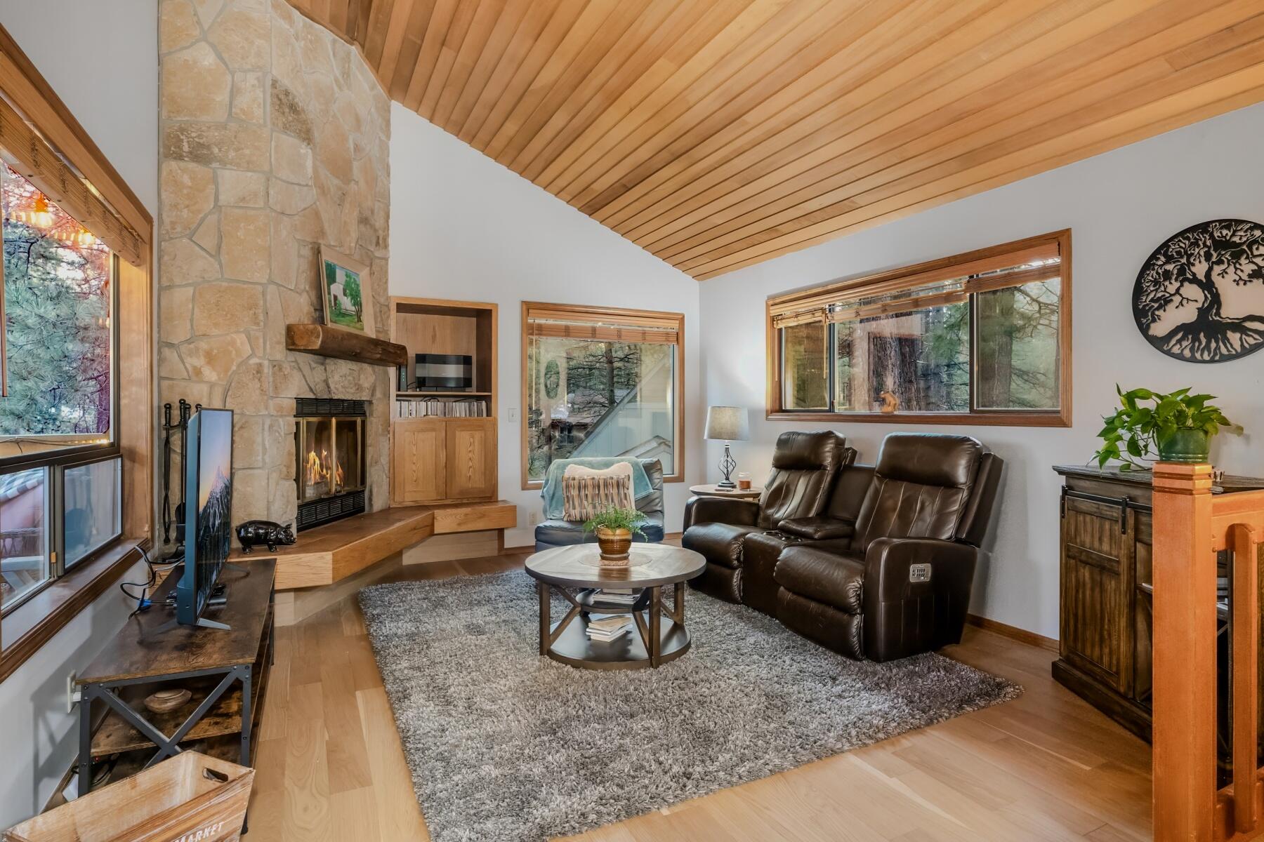 18131 Ashwood Lane Unit: 8