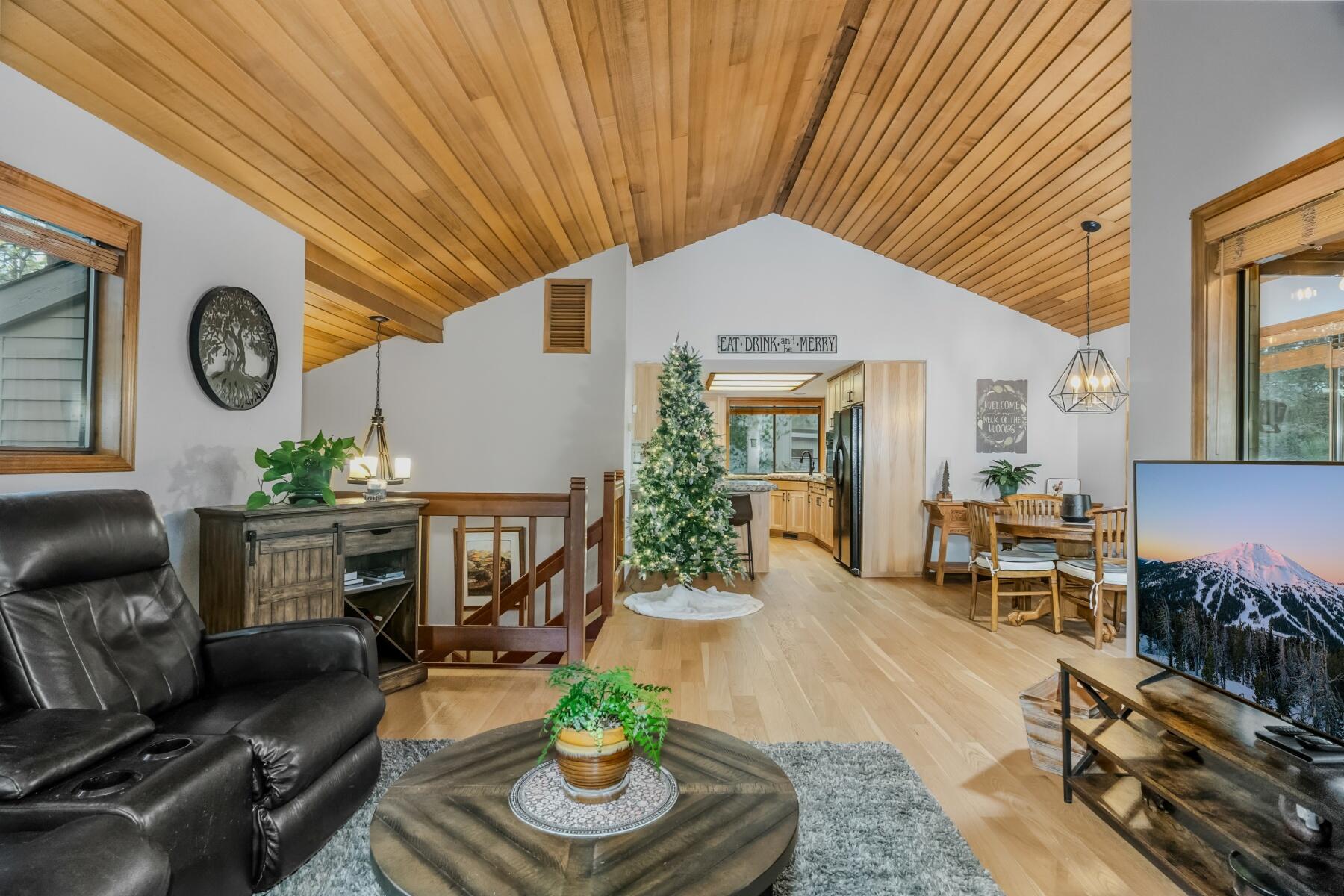 18131 Ashwood Lane Unit: 8