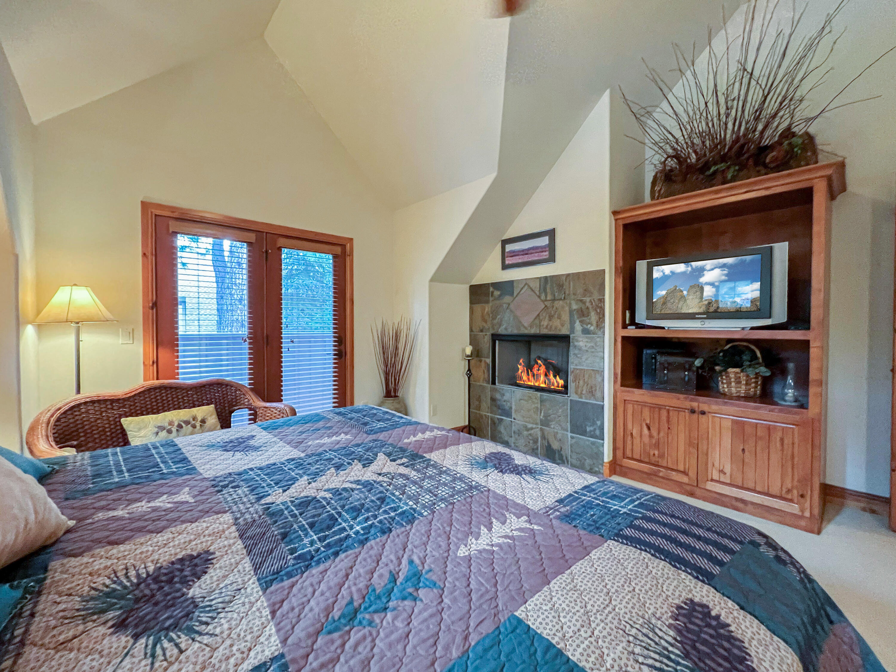 57406 Sun Eagle Lane