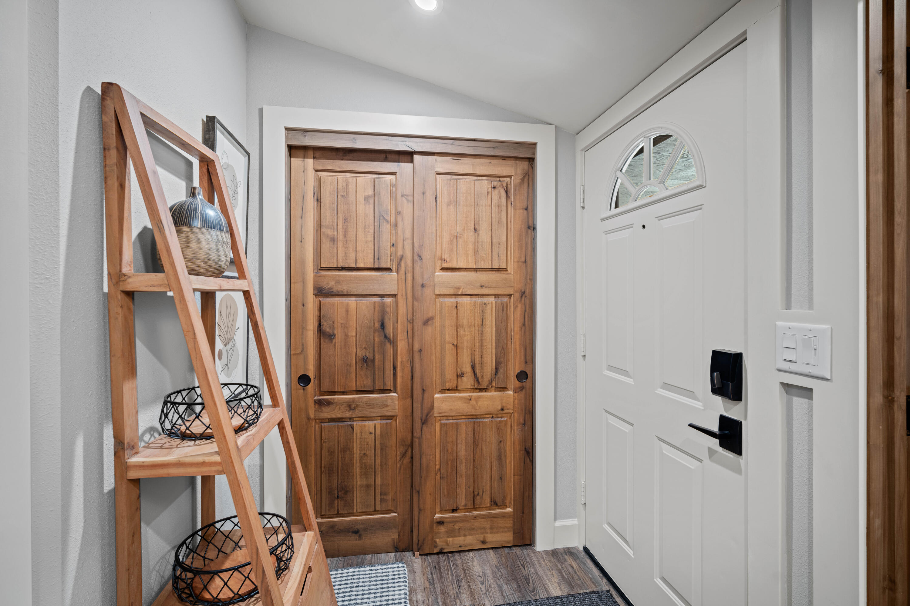57057 Abbot House Lane