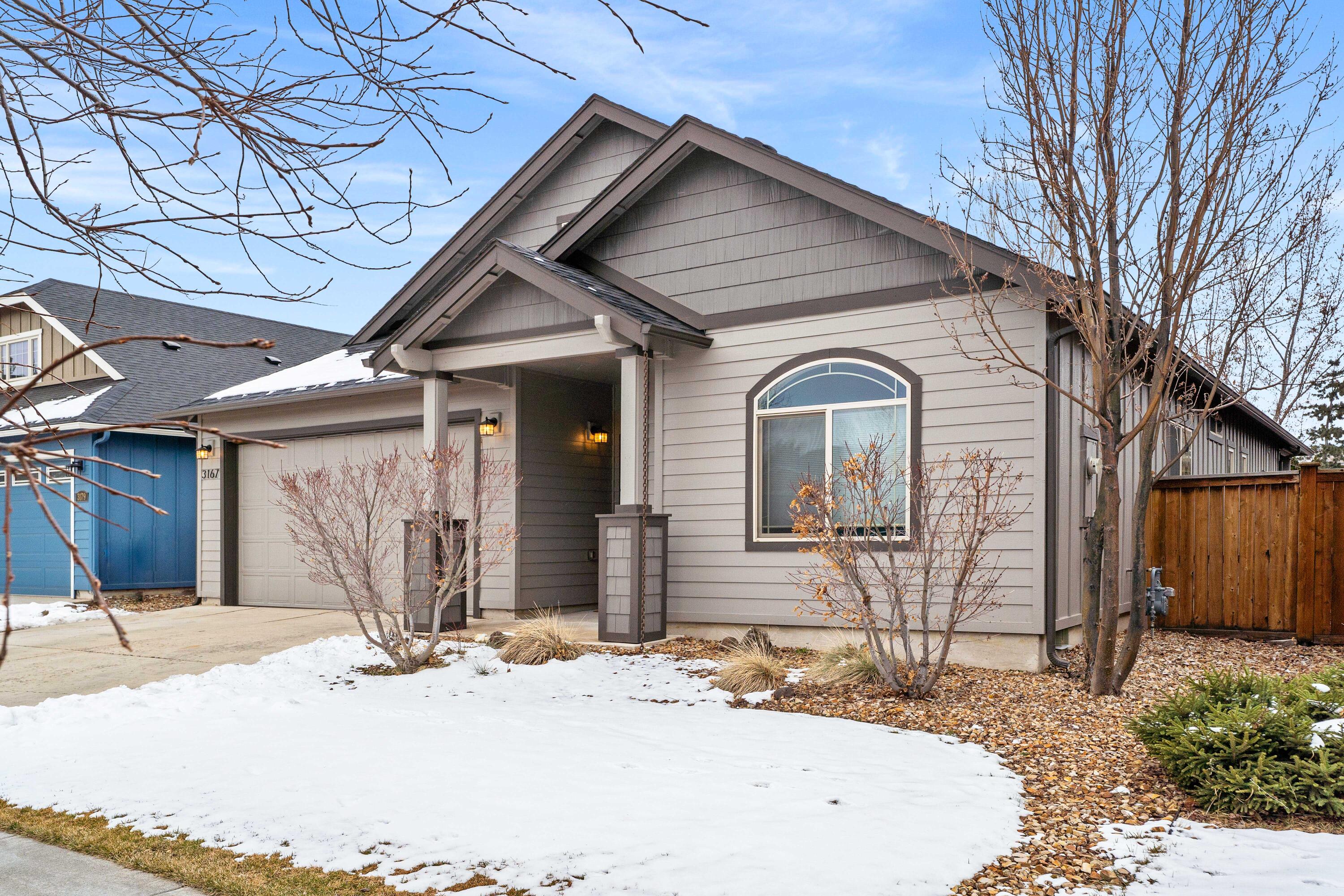 3167 NE Yellow Ribbon Drive