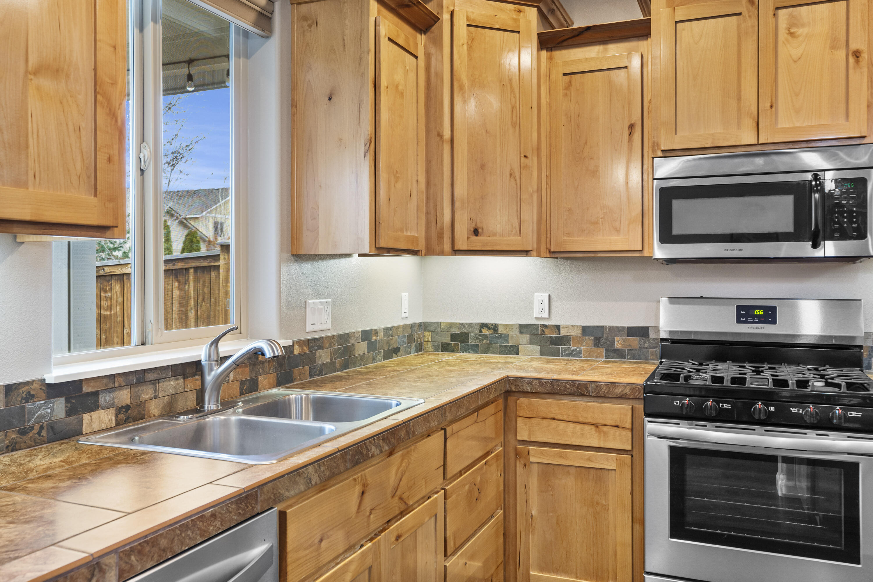 3167 NE Yellow Ribbon Drive