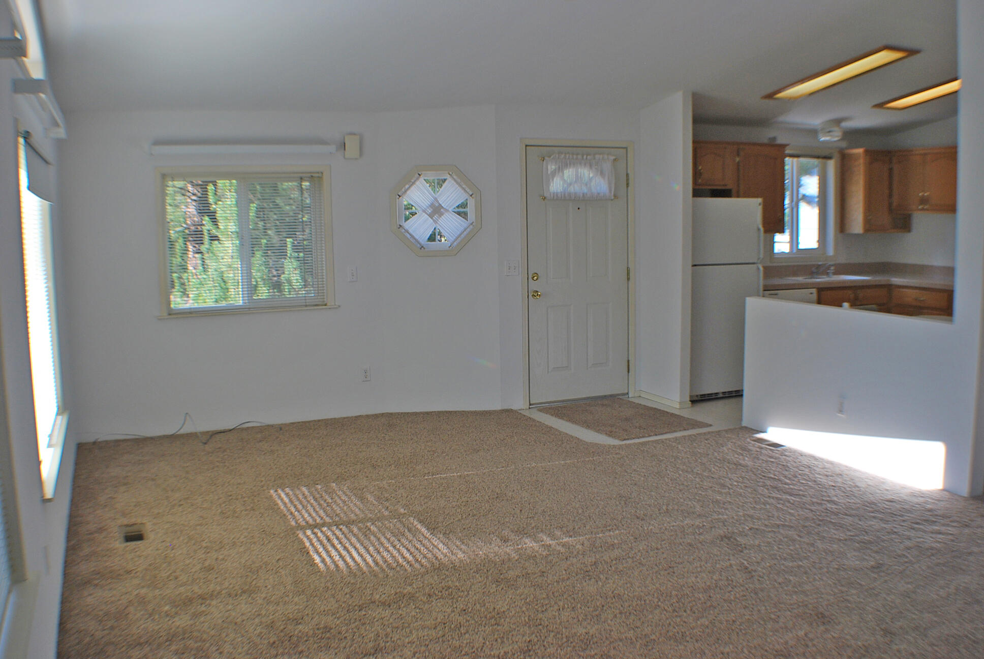 52744 Golden Astor Road