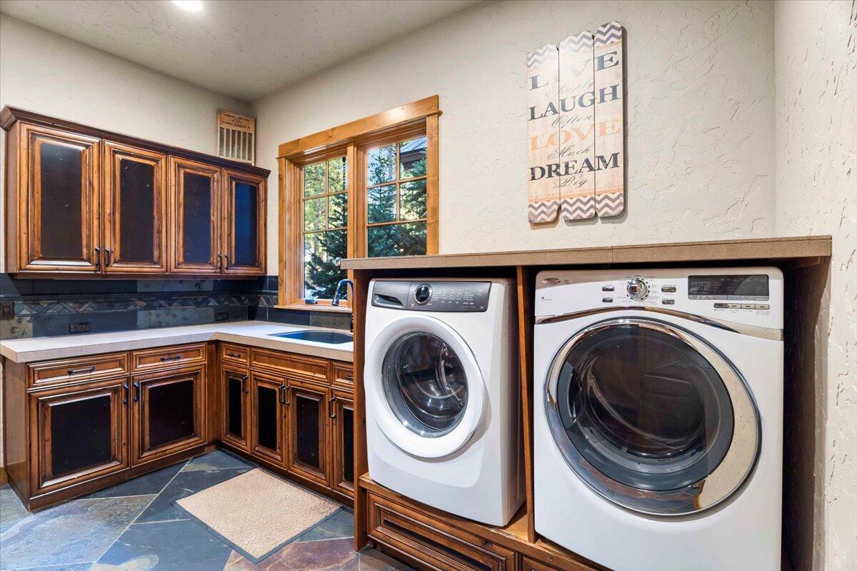 56184 Sable Rock Loop