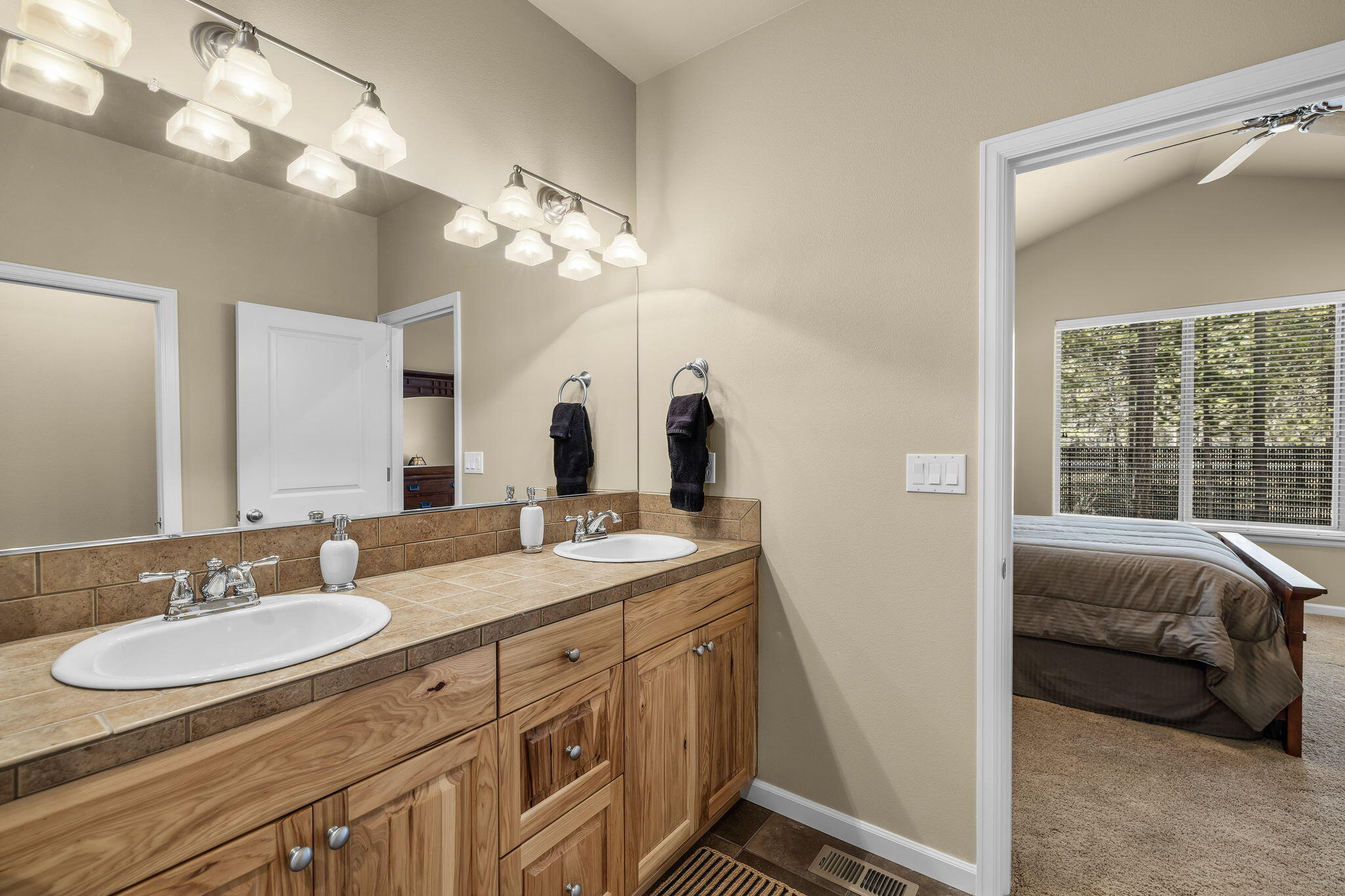 51887 Trapper George Lane